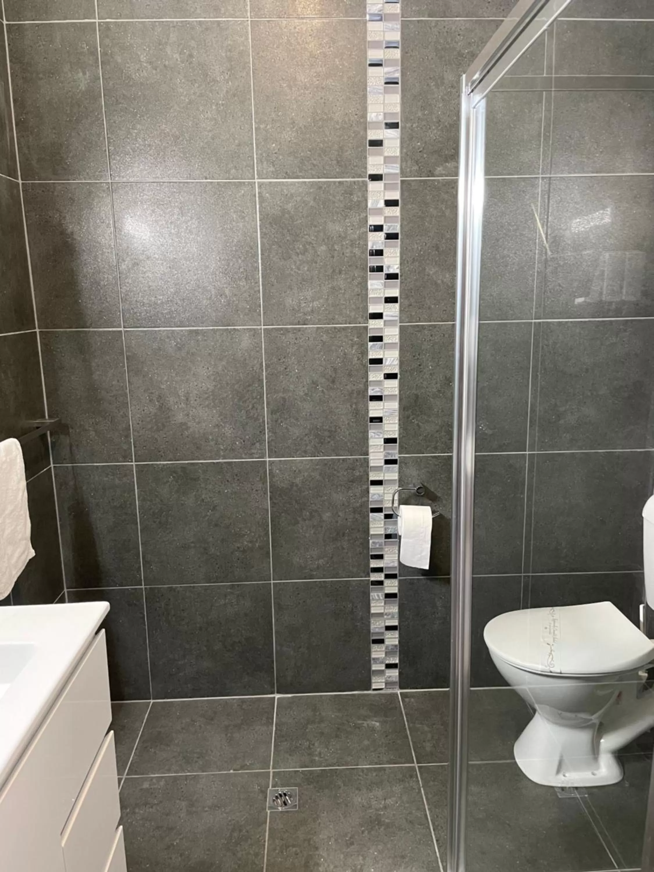 SHEPPARTON MOTOR INN Tudor House Motel