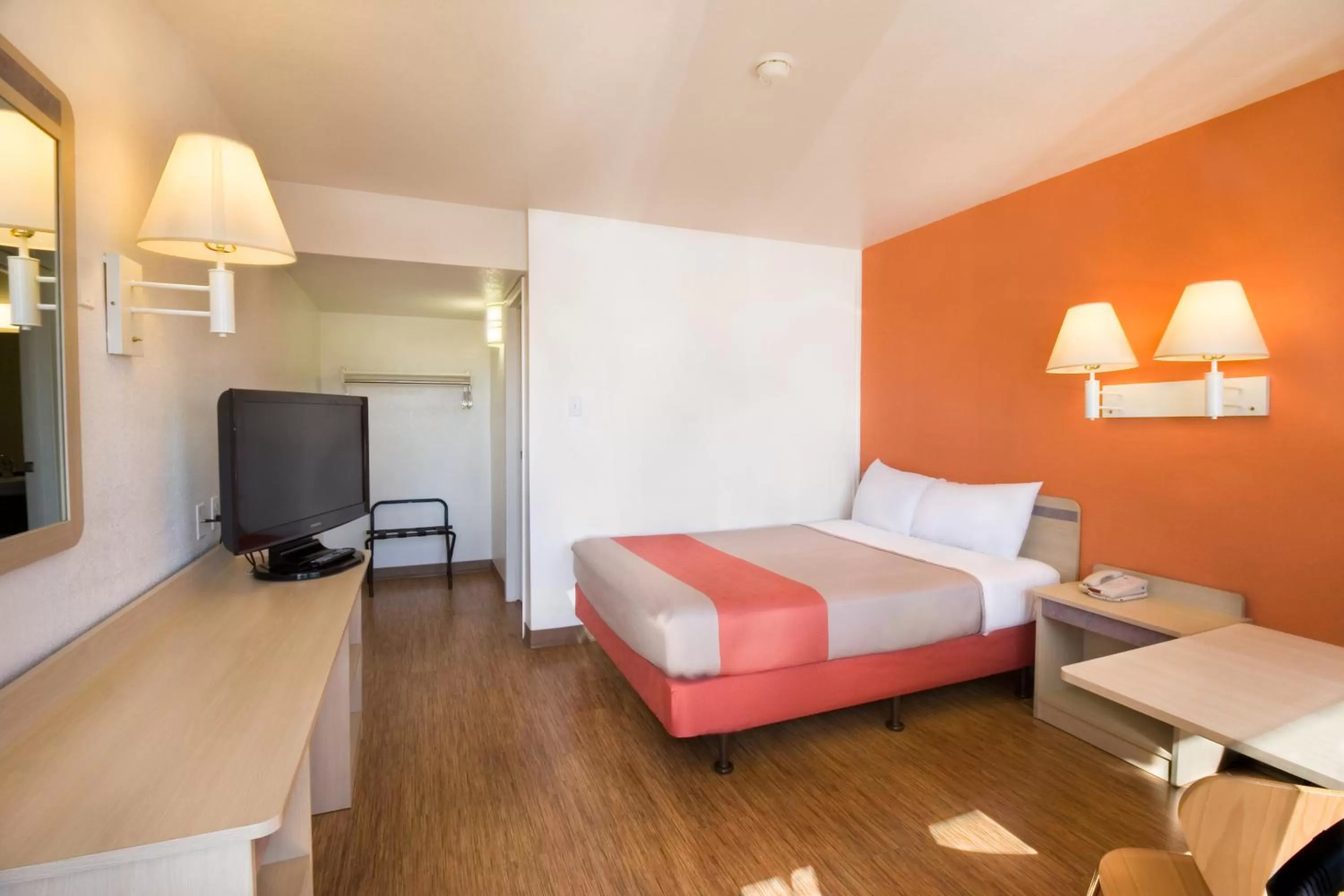 Bedroom, Bed in Motel 6-Pendleton, OR