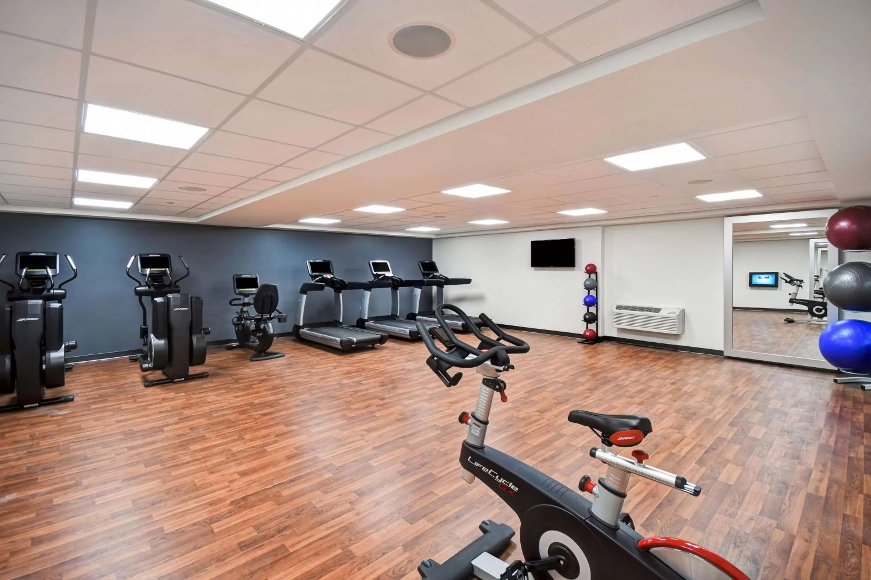 Fitness centre/facilities in DoubleTree by Hilton Deadwood at Cadillac Jack's