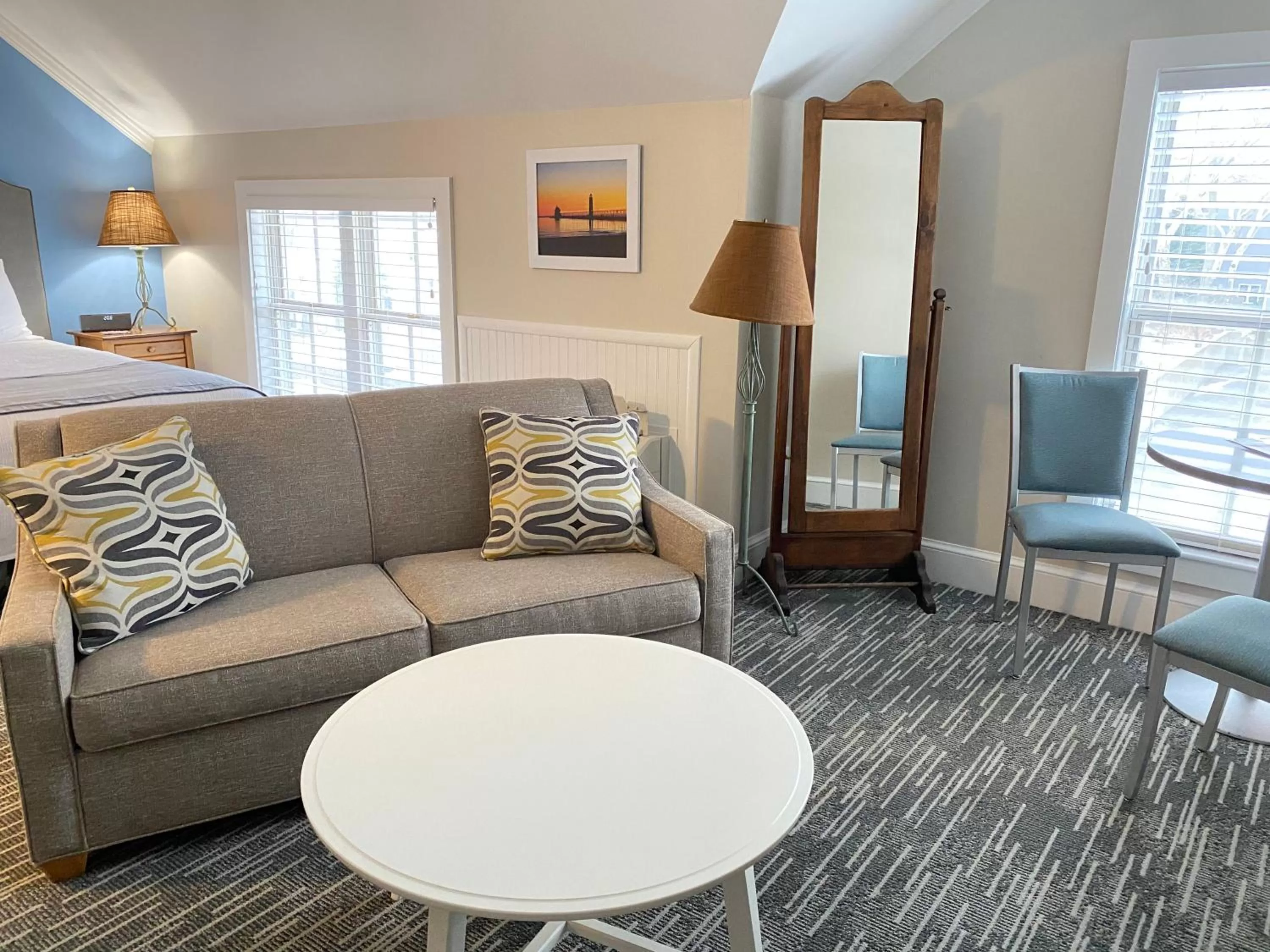 Seating area in Harbor House Inn