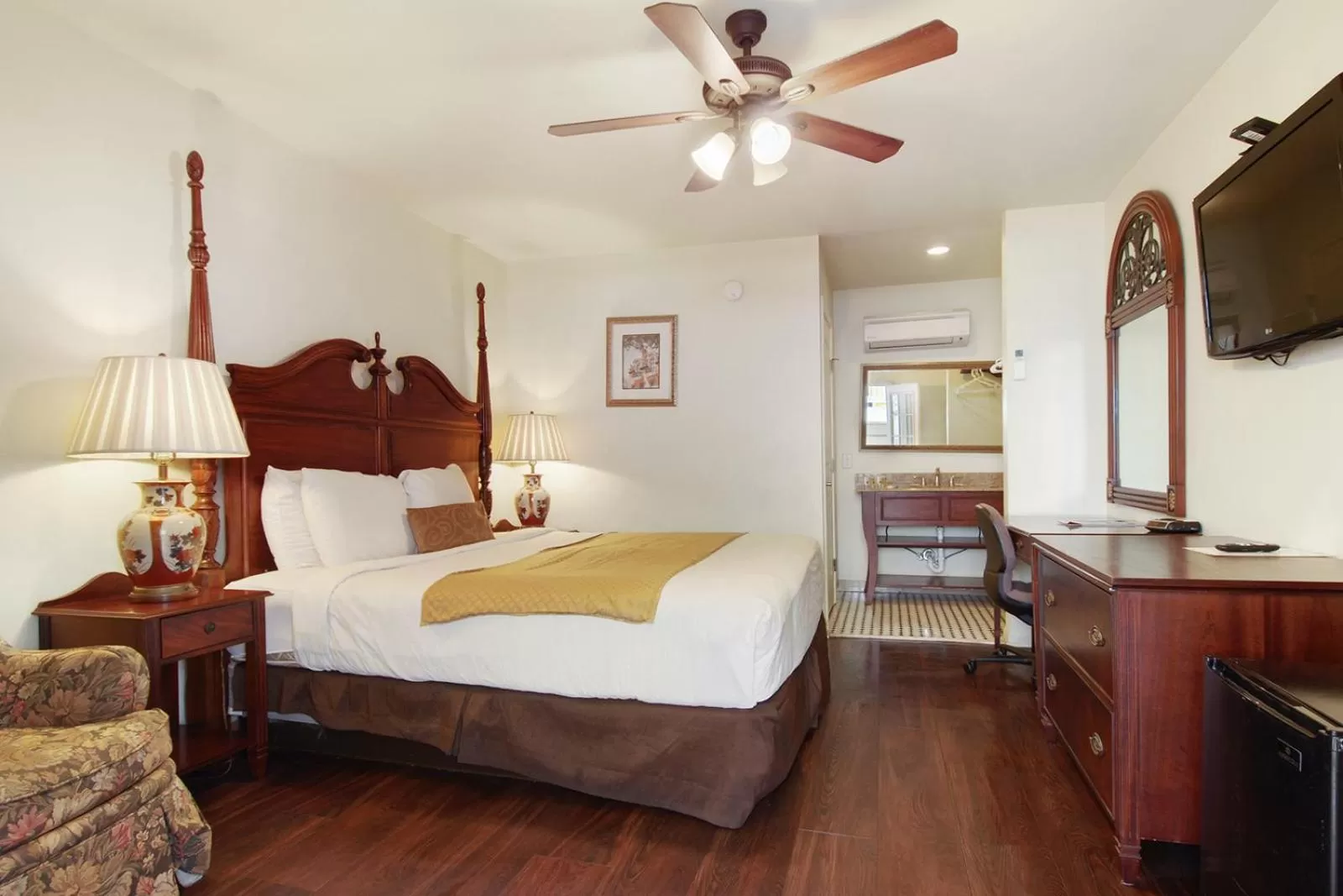 Bed in Olde Town Inn New Orleans