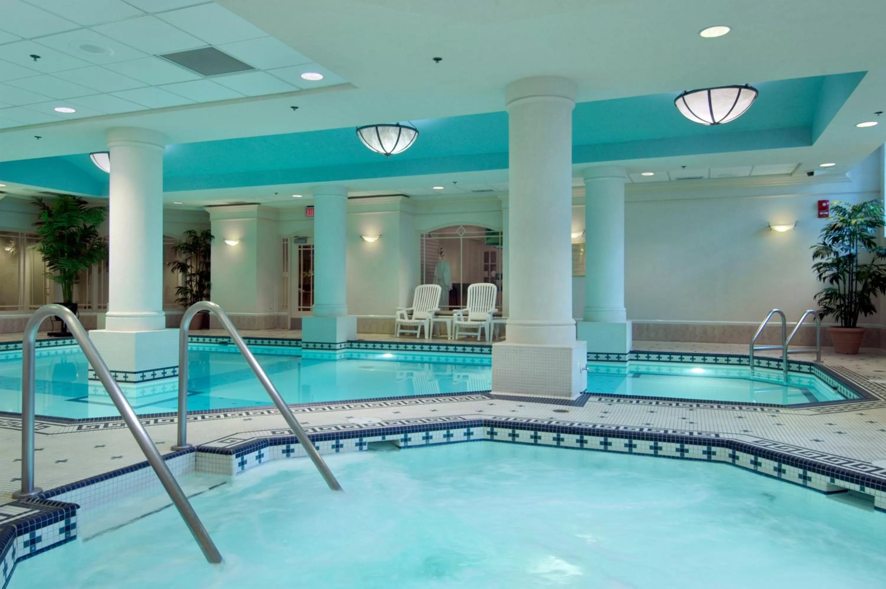 Swimming pool in Fairmont Palliser