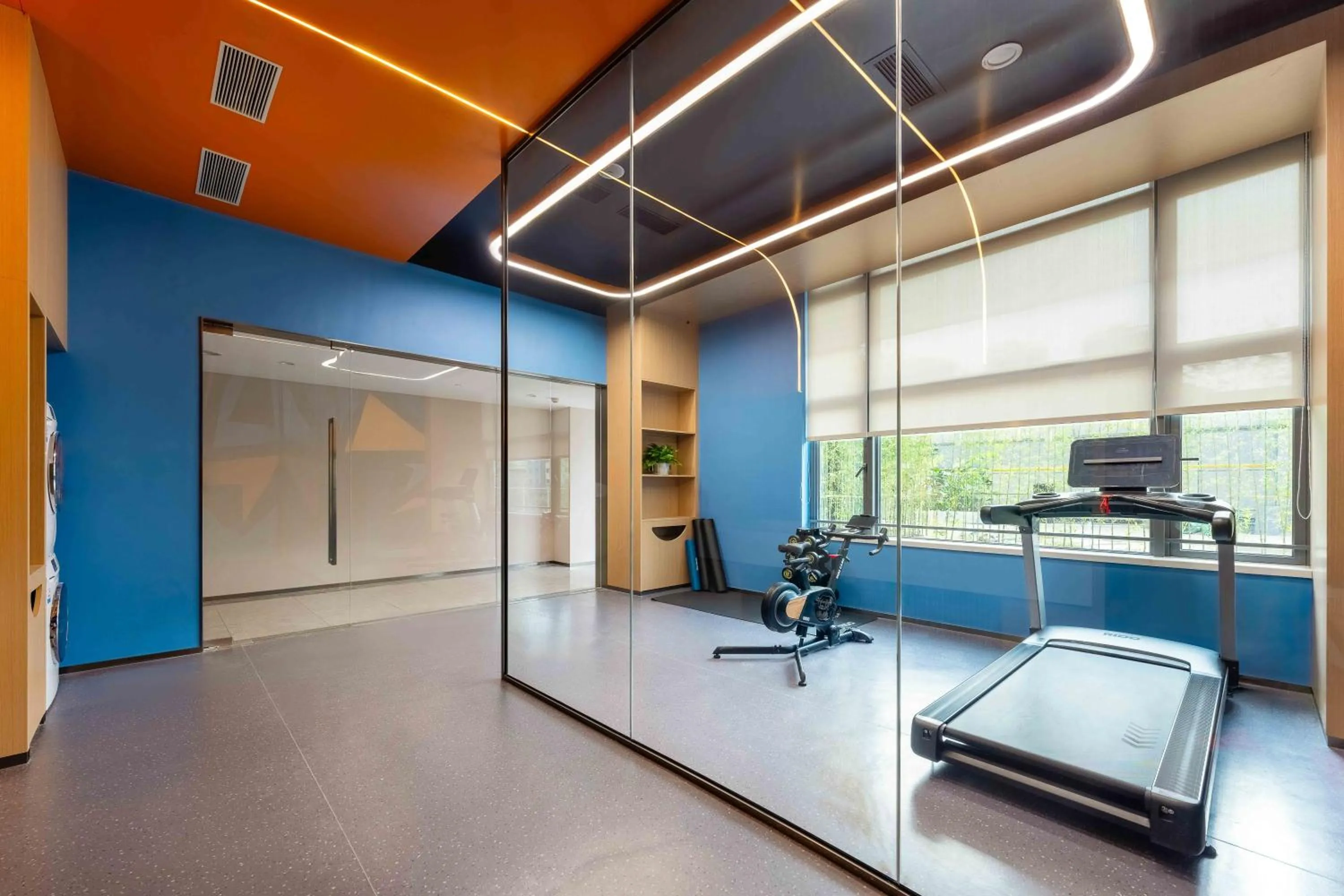 Fitness centre/facilities in Holiday Inn Express Jiangmen East Station by IHG