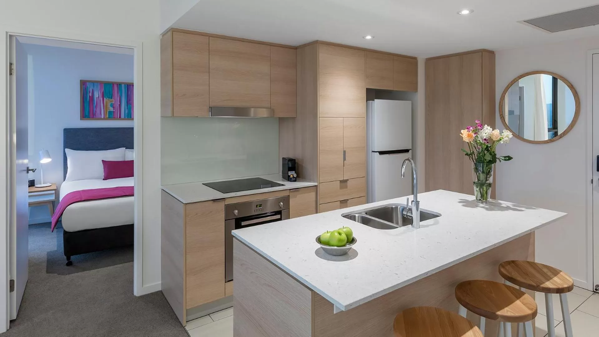 Coffee/tea facilities, Bed in Avani Broadbeach Residences