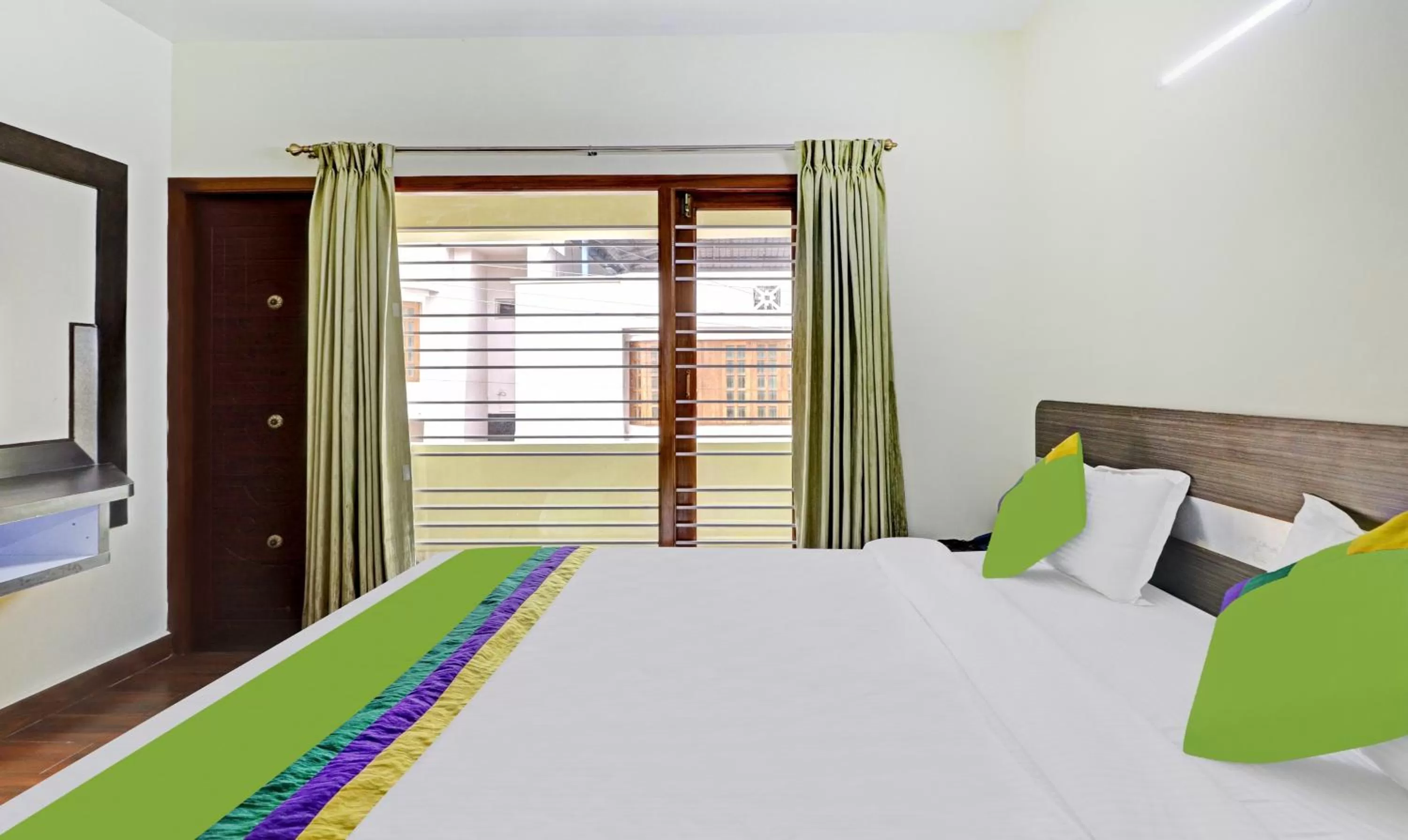 Bedroom, Bed in Treebo Aall Season