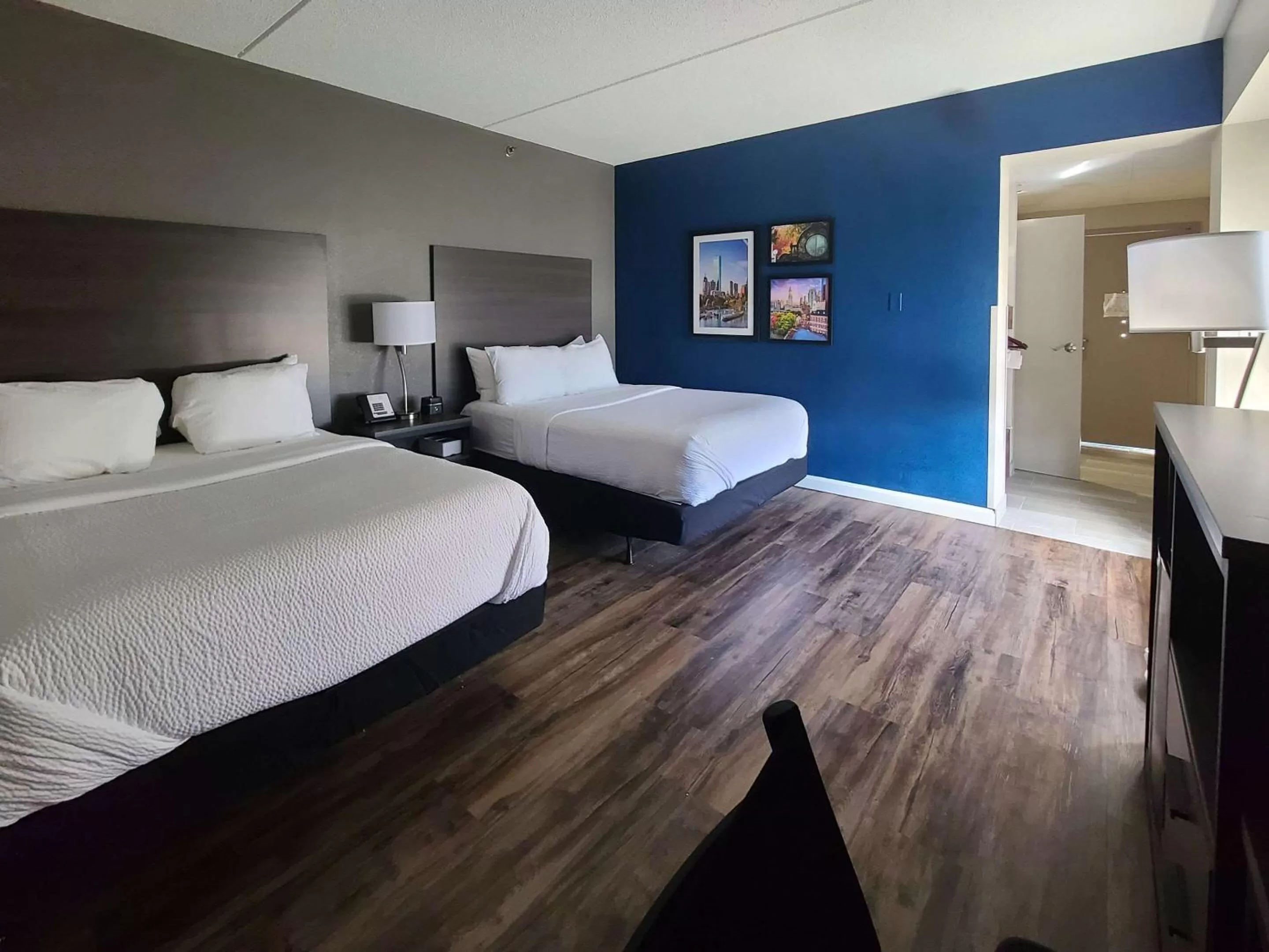 Photo of the whole room, Bed in Comfort Inn Boston Milford