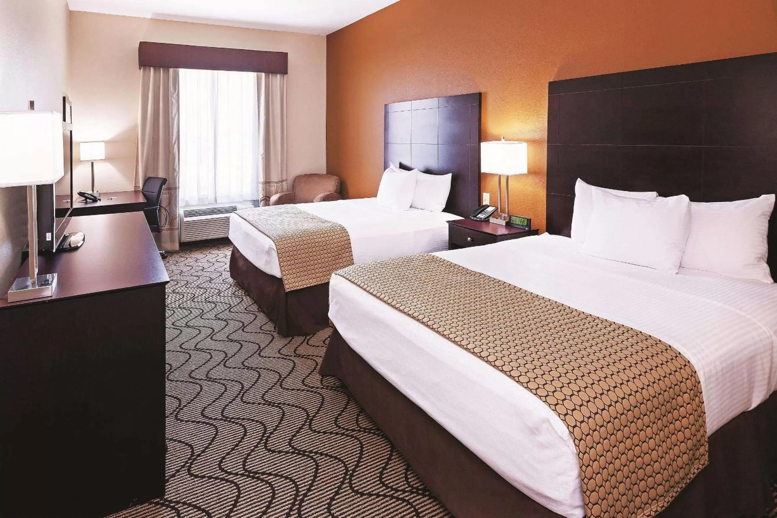 Queen Room with Two Queen Beds and Bath Tub - Mobility Accessible/Non-Smoking in La Quinta by Wyndham Marshall