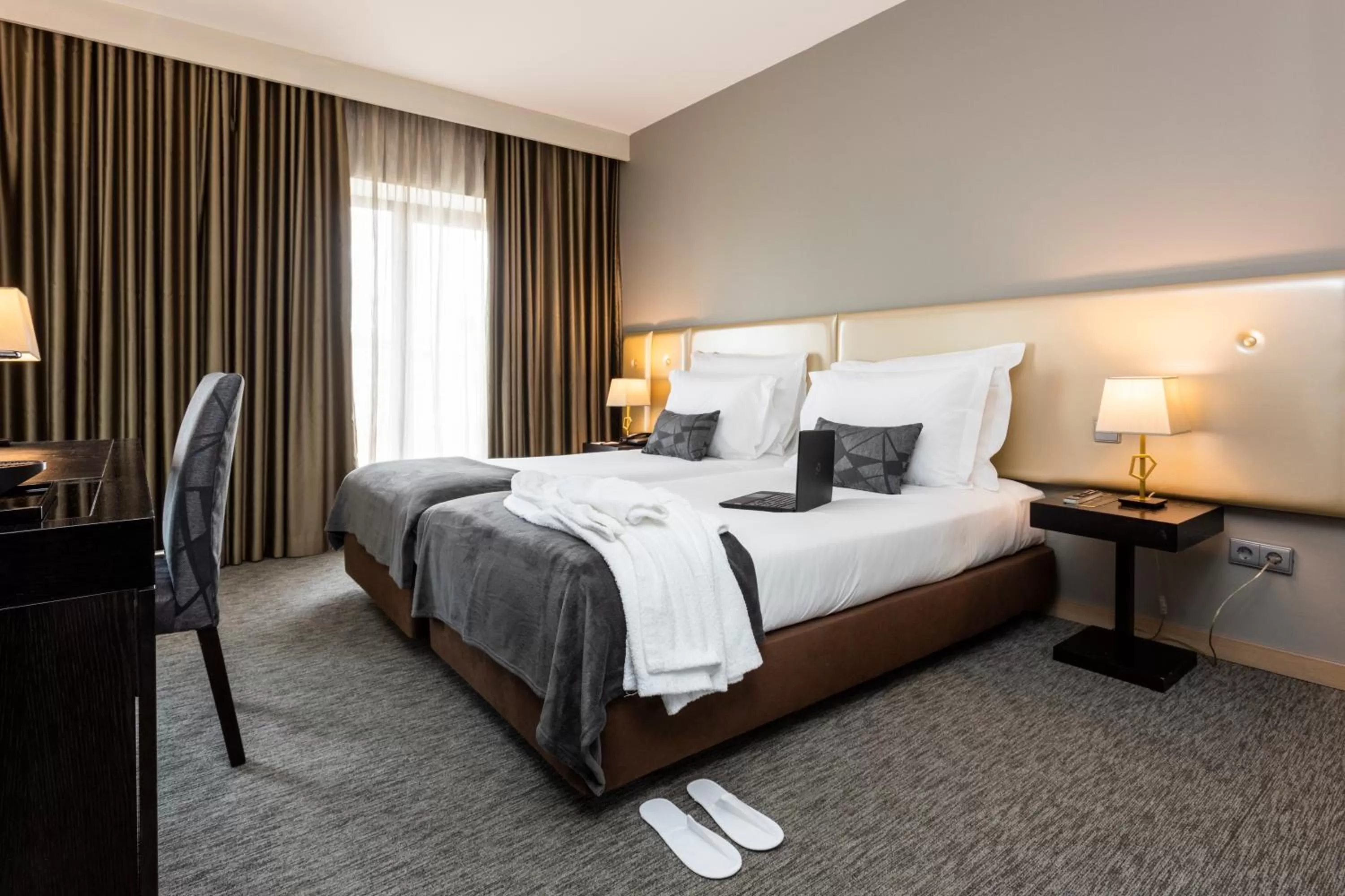 Bedroom, Bed in Czar Lisbon Hotel