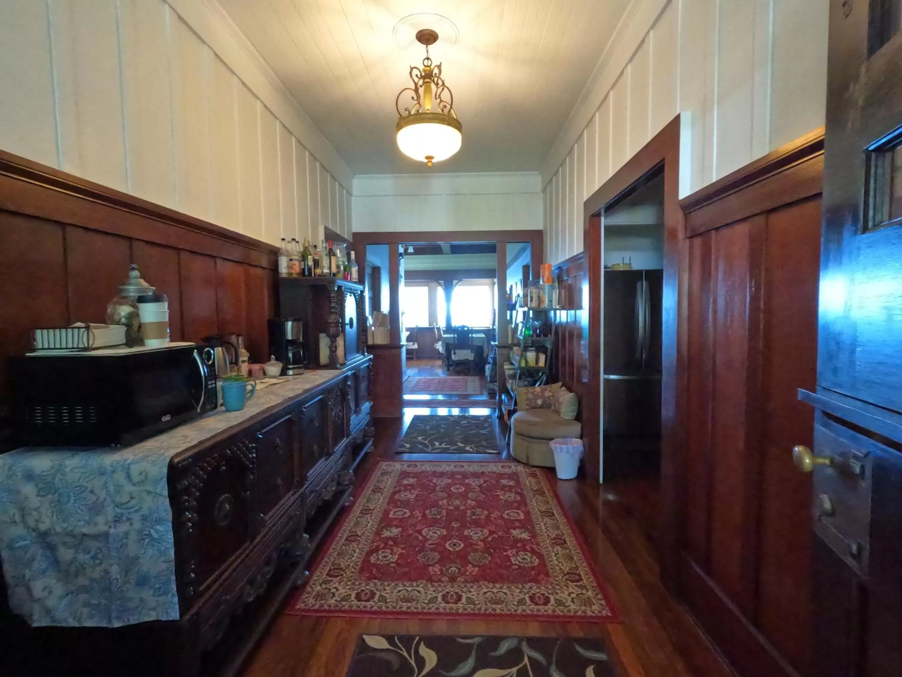 Living room, Lobby/Reception in Hilo Bay Oceanfront Bed and Breakfast