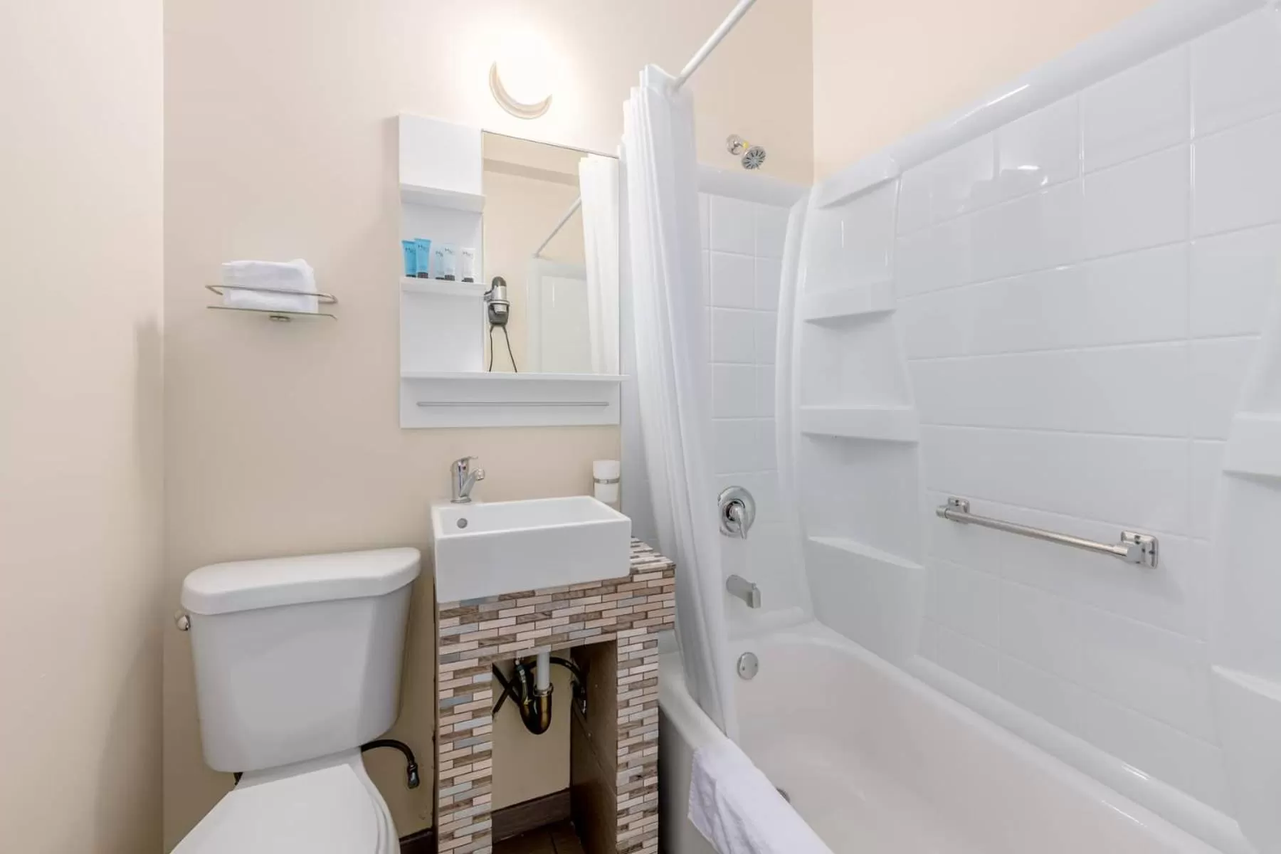 Bathroom in Hollywood Historic Hotel