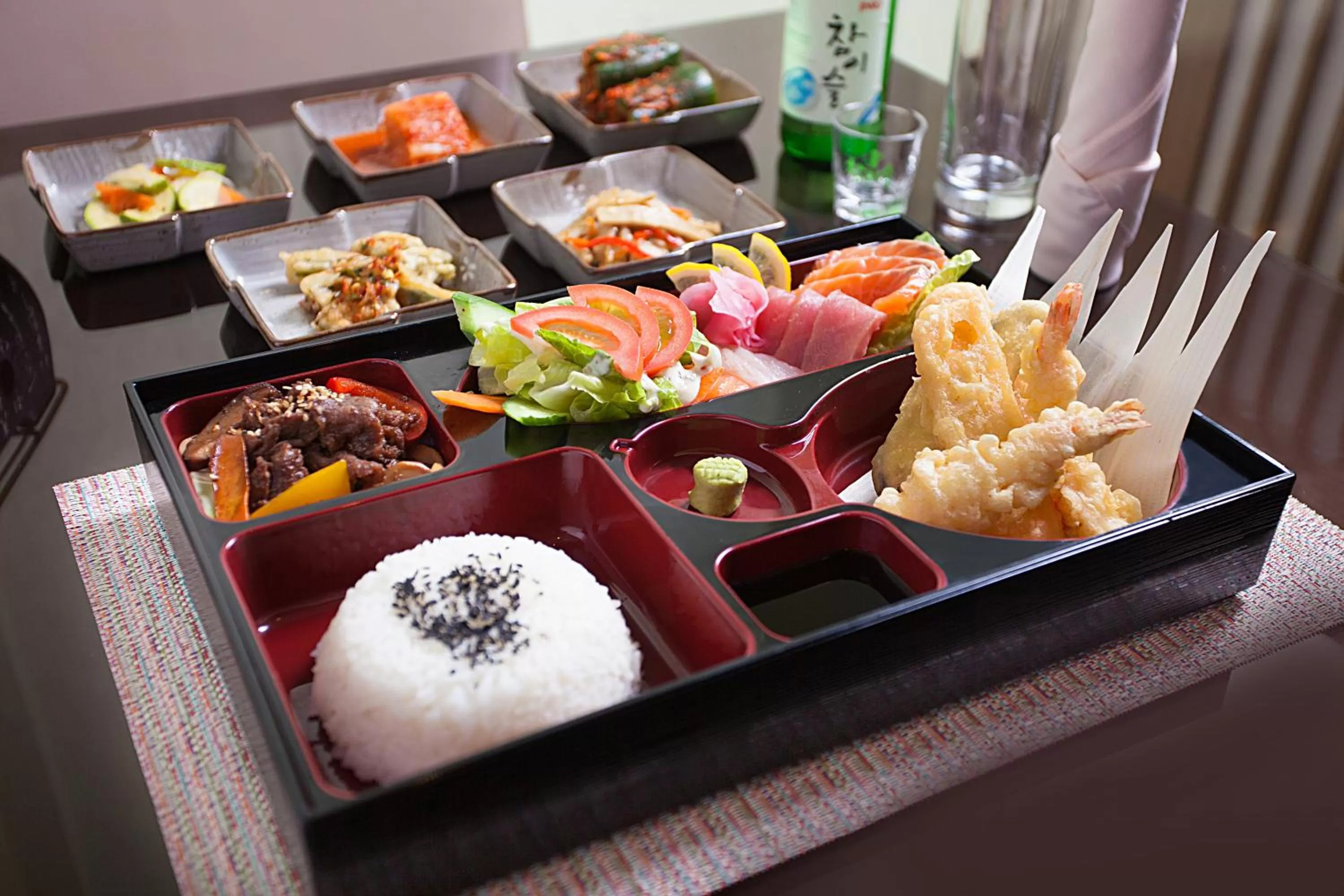 Restaurant/places to eat in Asdal Gulf Inn Boutique Hotel- SEEF