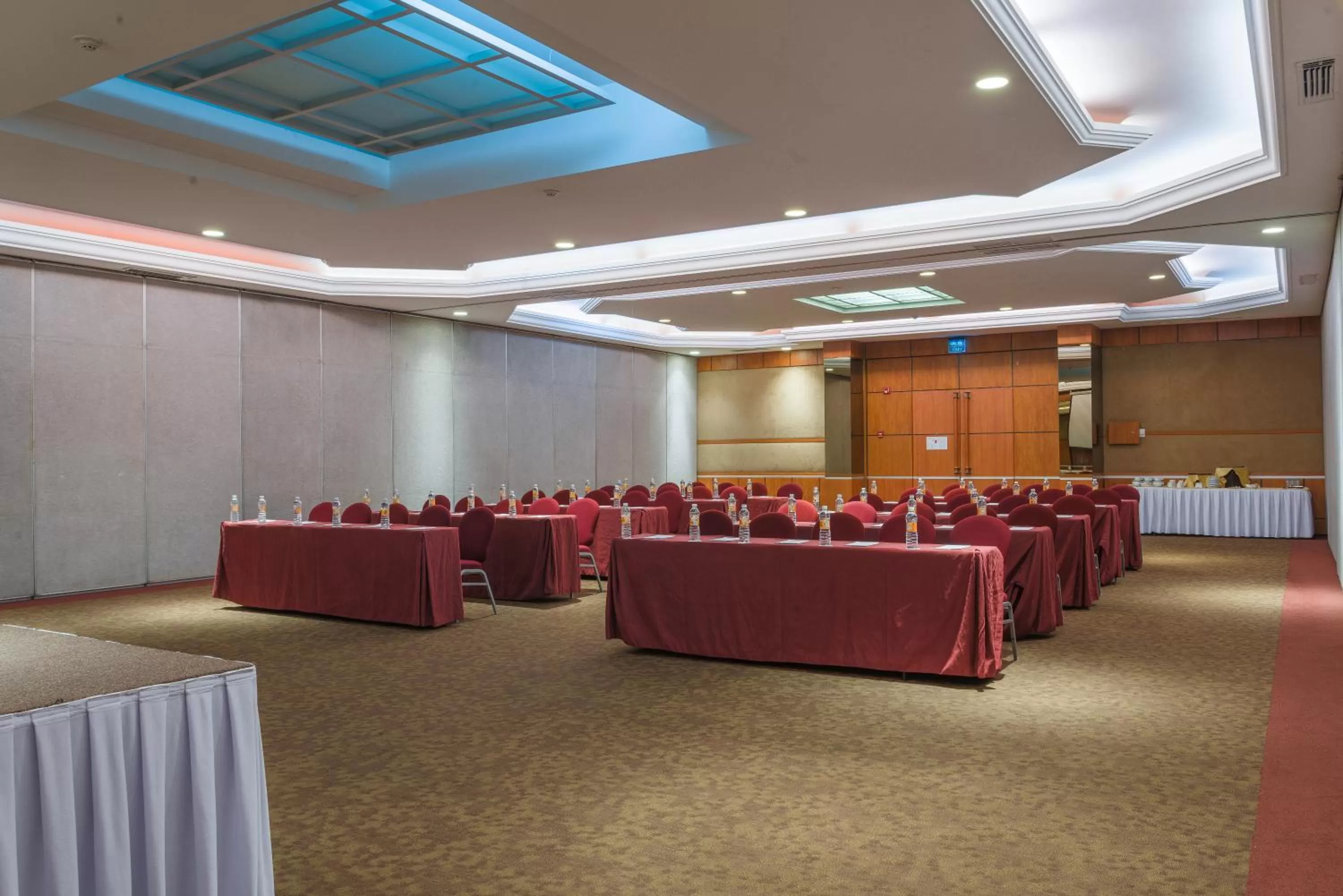 Meeting/conference room in Holiday Inn Guadalajara Expo Plaza del Sol by IHG