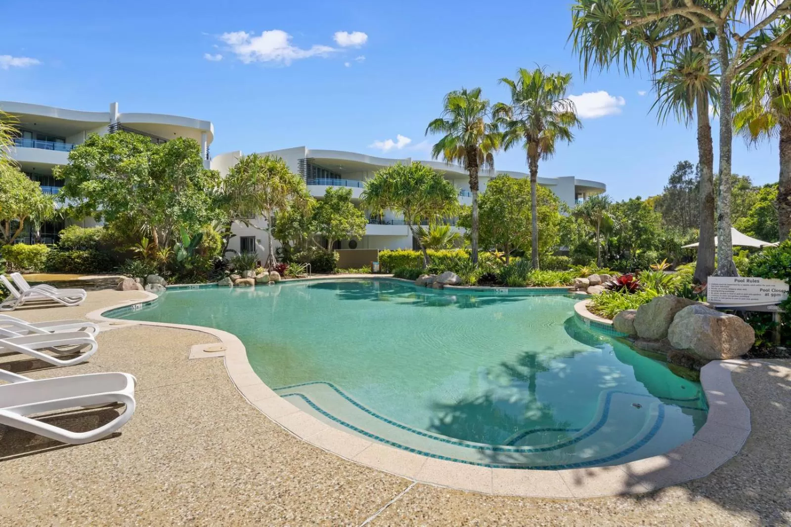 Swimming pool in Cotton Beach Resort - Tweed Coast Holidays ®