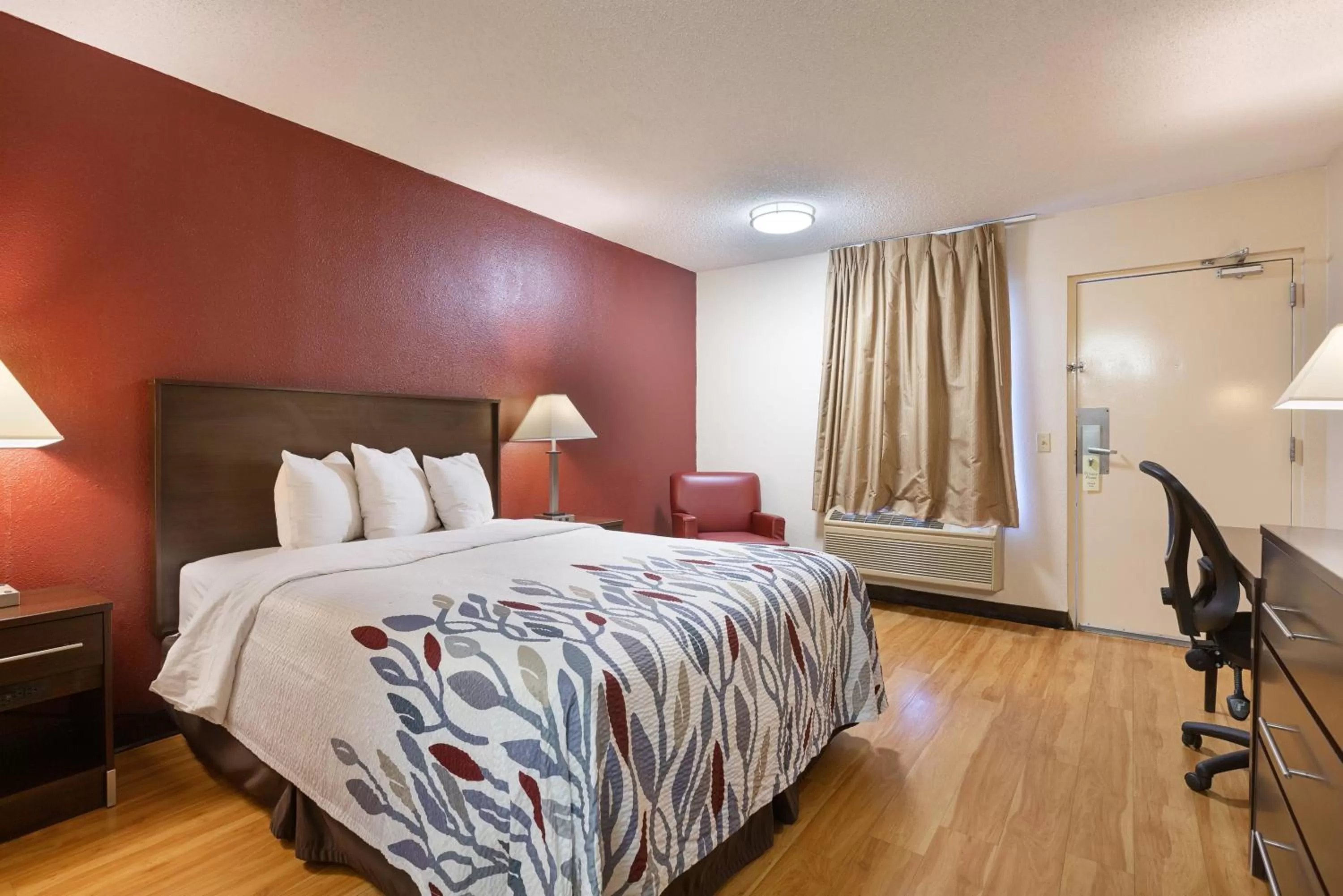 Bedroom, Bed in Red Roof Inn Hardeeville