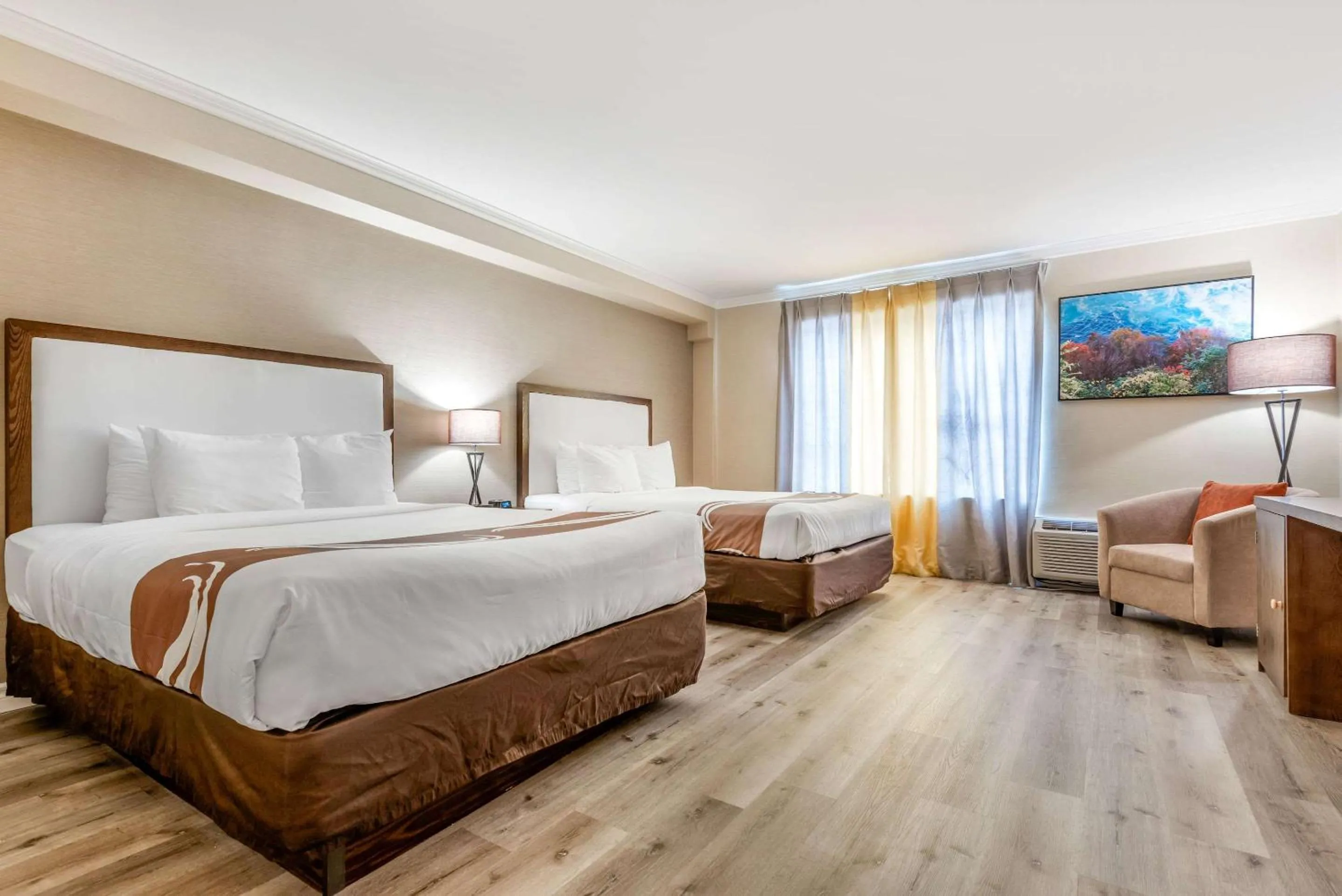 Executive Queen Room - Non-Smoking in Quality Inn and Suites