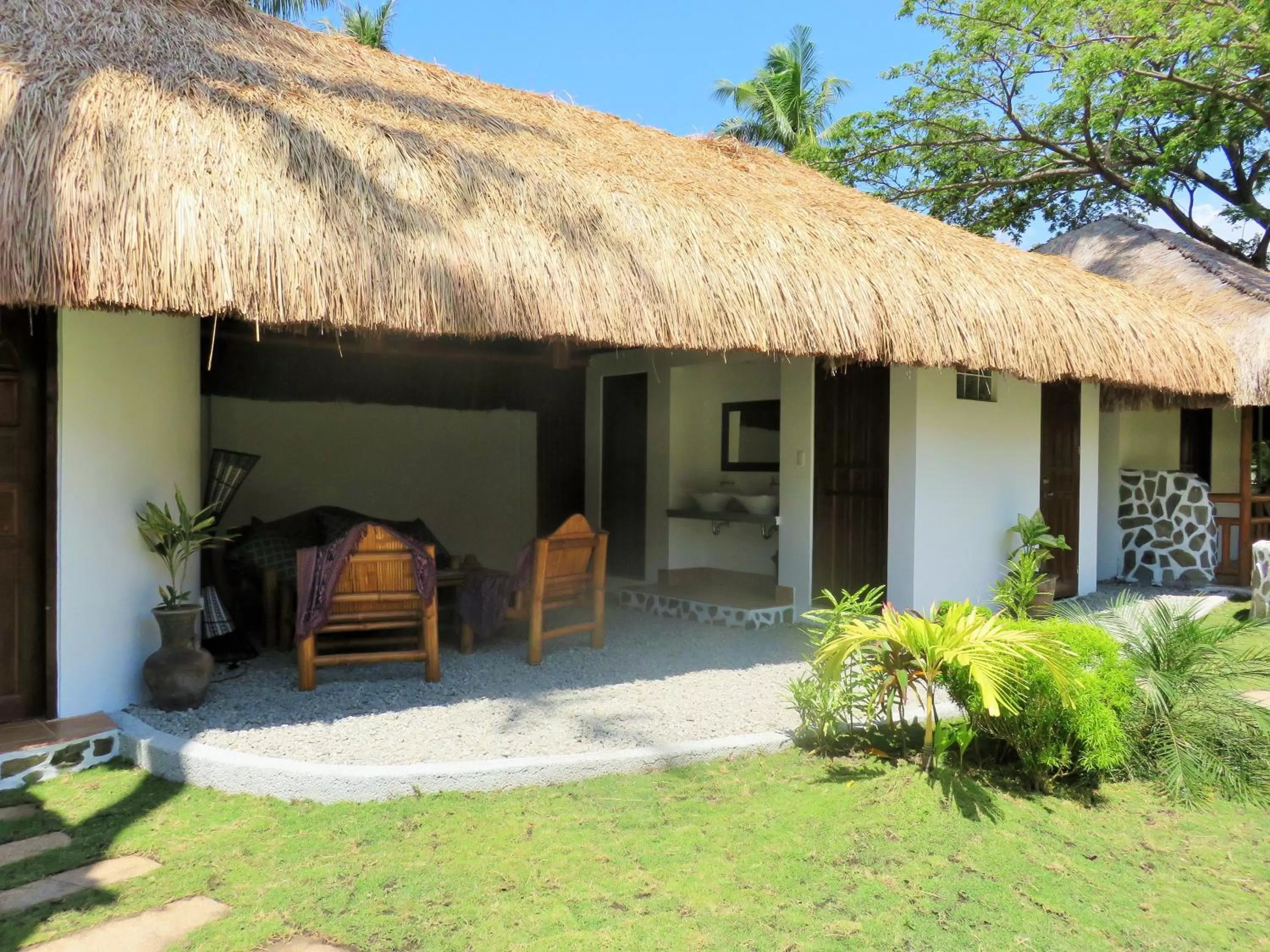 Garden in Kav's Beach Resort