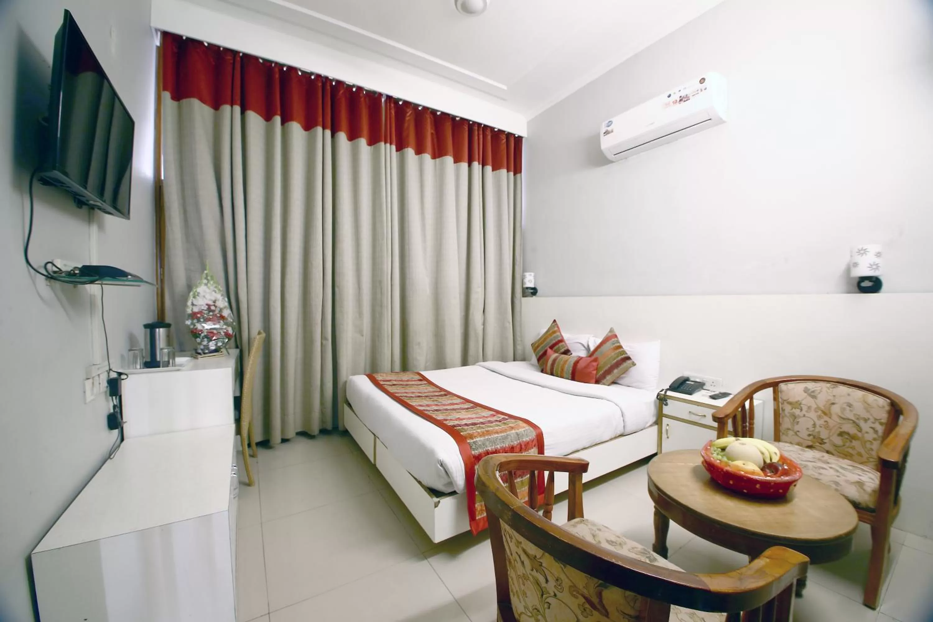 Photo of the whole room, Bed in Hotel Diamond Plaza