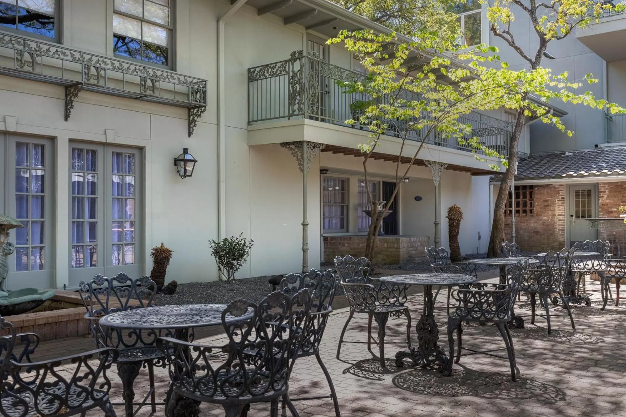Inner courtyard view in La Colombe d'Or Hotel