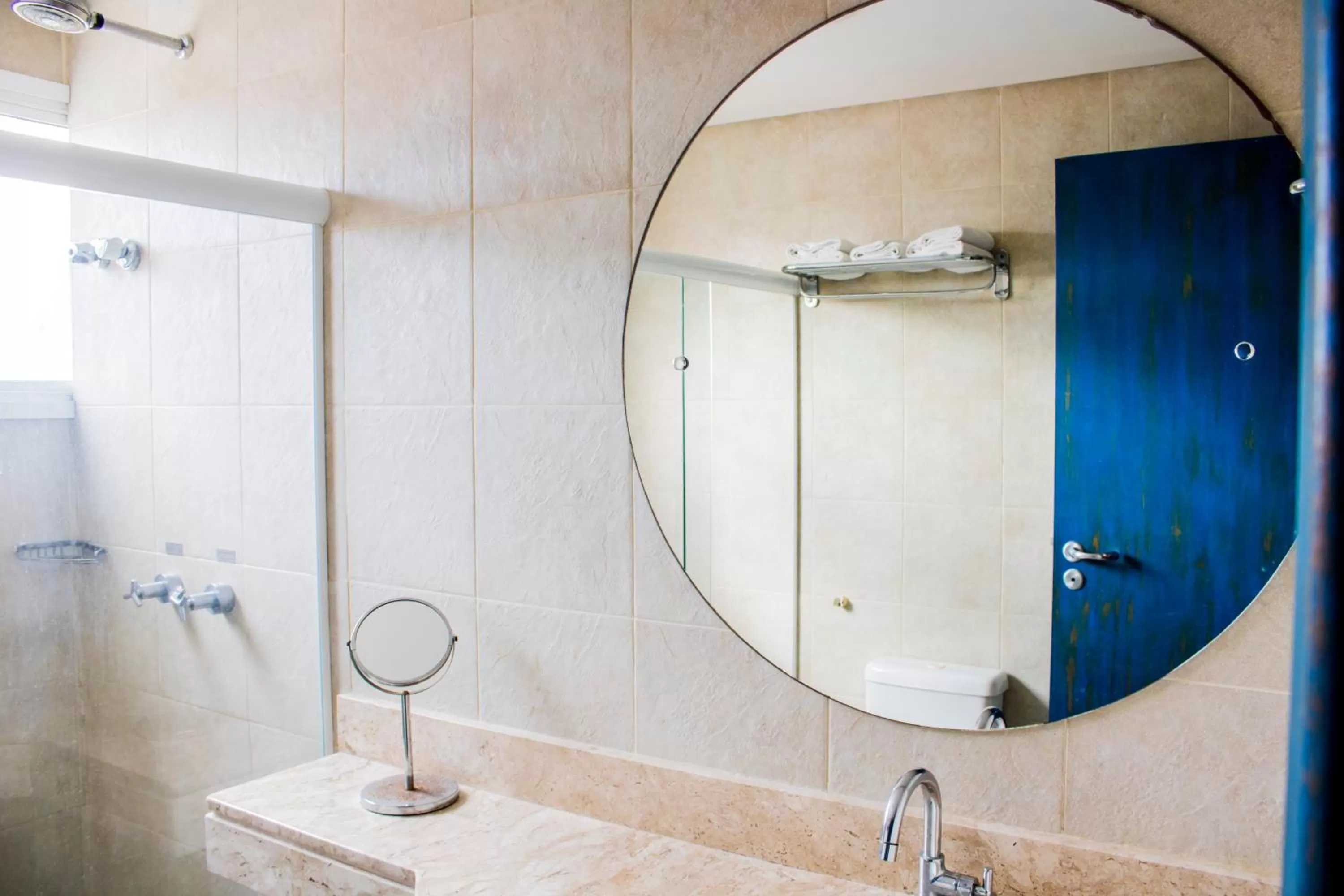 Shower in Farol de Itapuã Praia Hotel