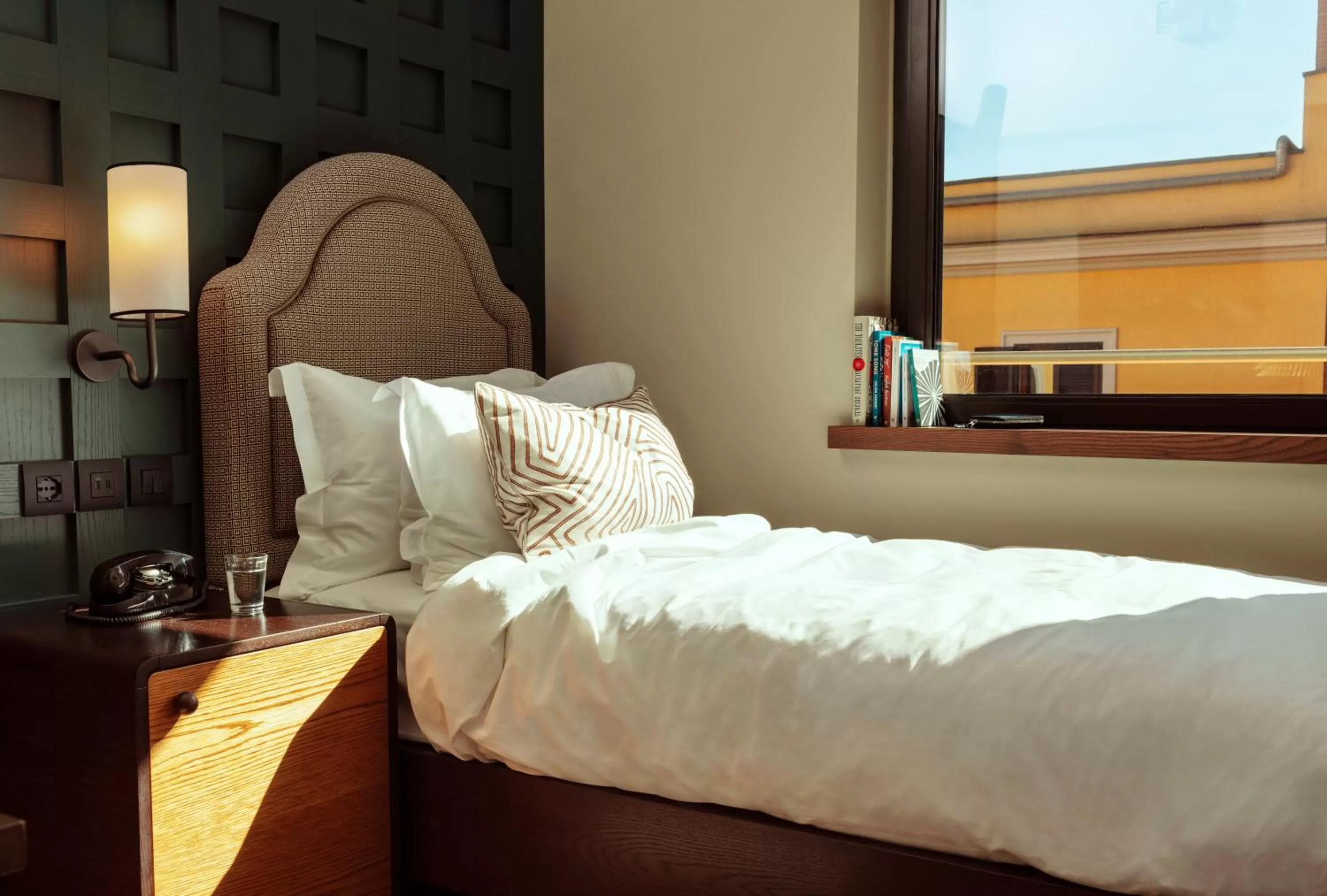 Bedroom, Bed in The Hoxton, Rome