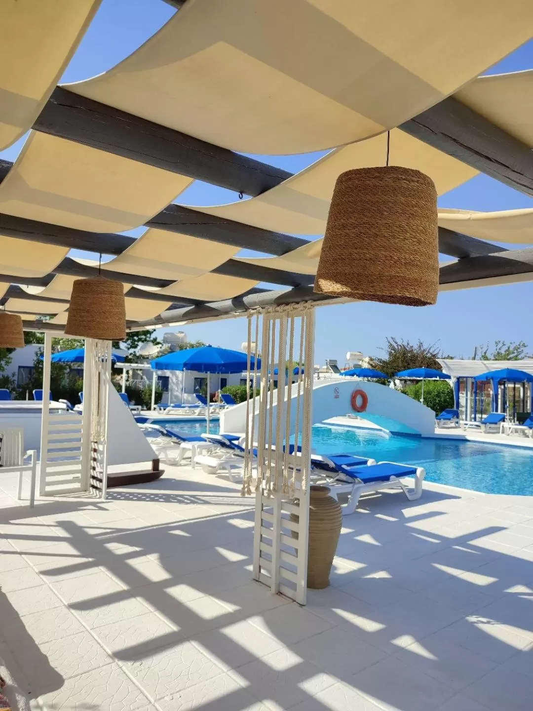 Swimming pool in Flokkas Hotel Apartments