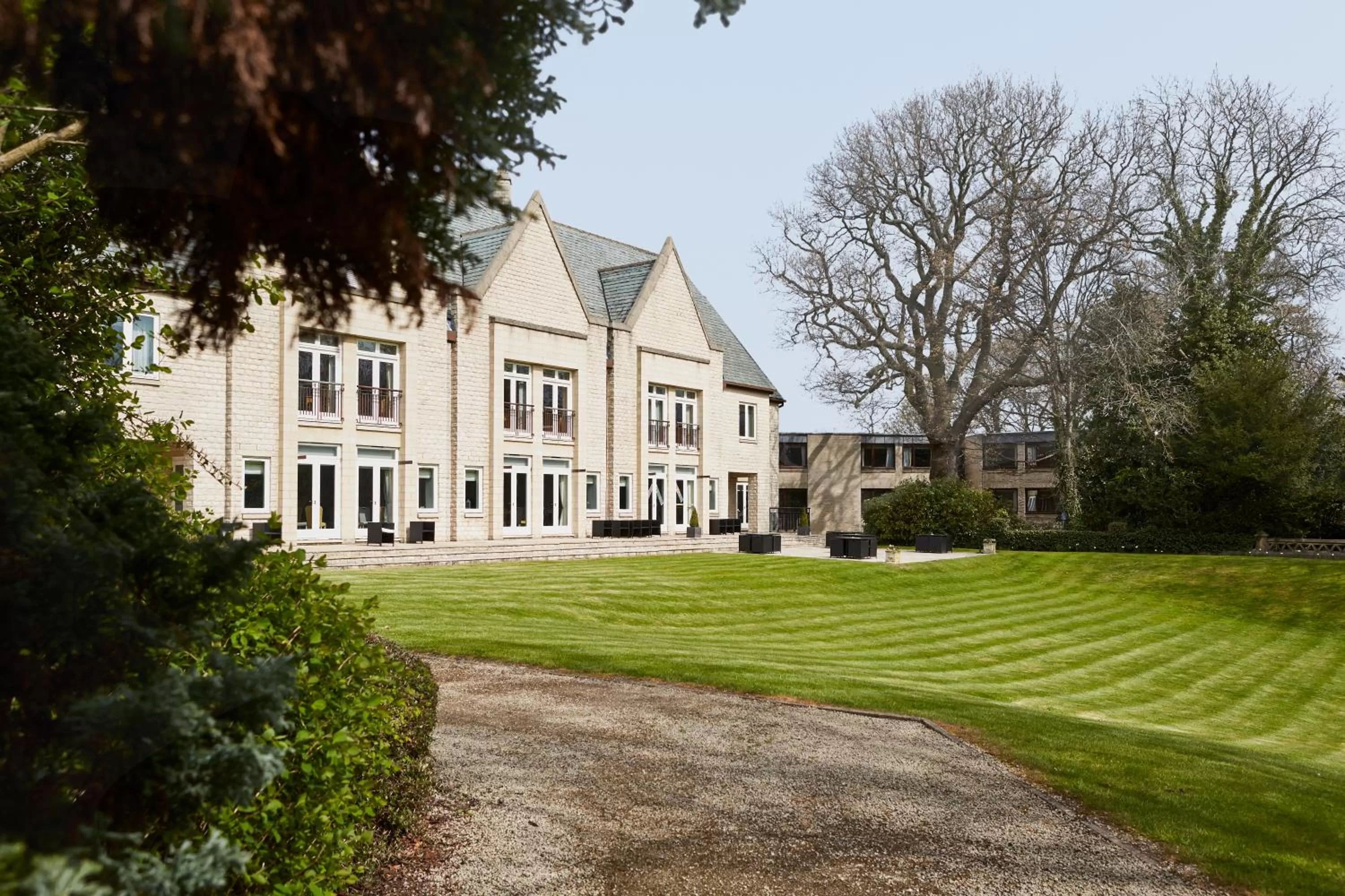 Property building in Mercure Sheffield Kenwood Hall & Spa