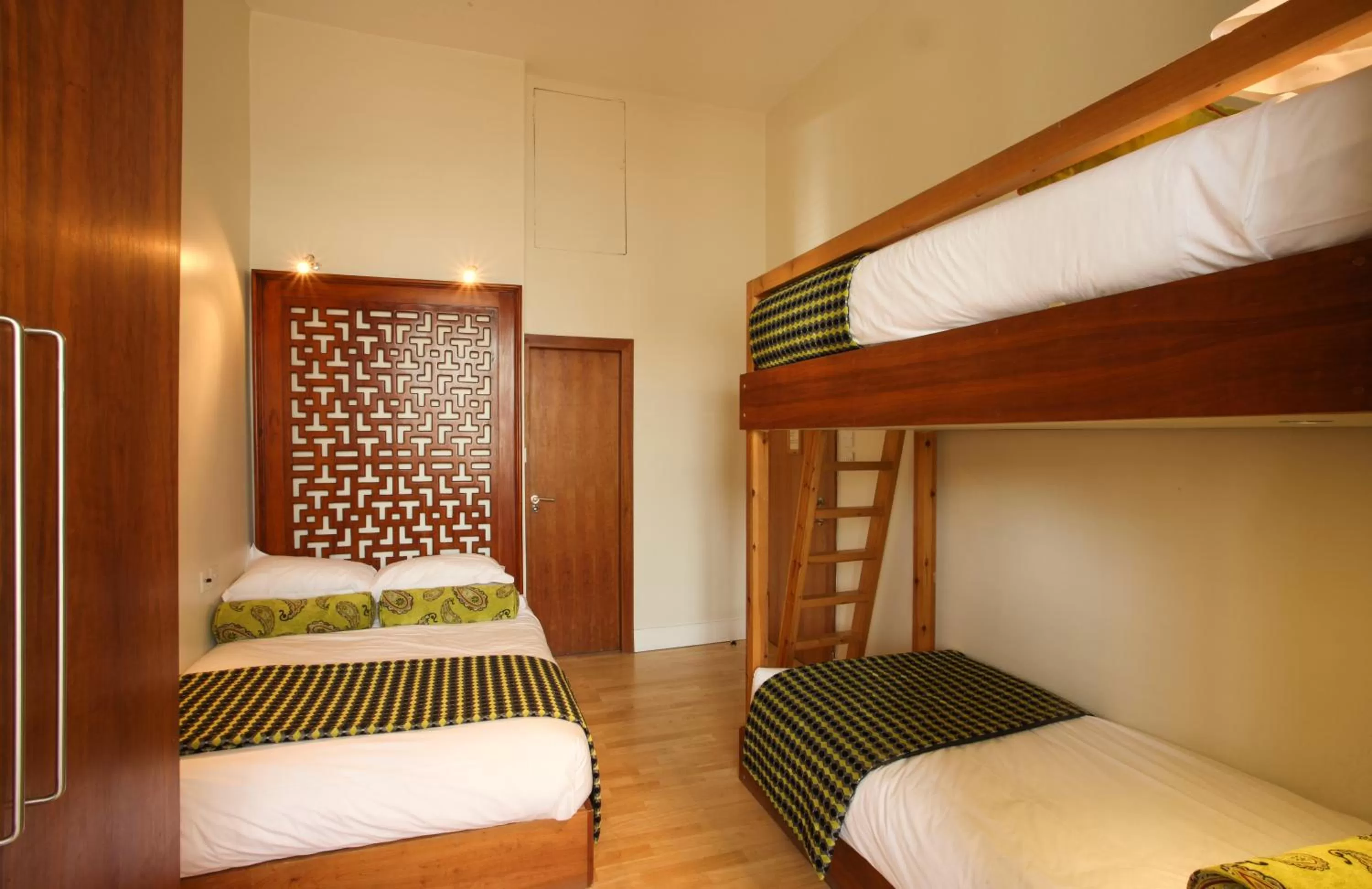 Bed, Bunk Bed in Mayflower Hotel