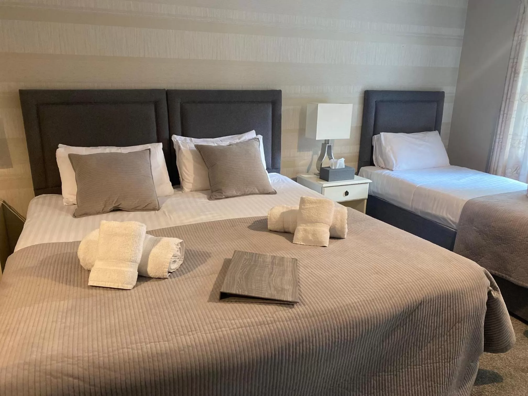 Bed in The Oaks Hotel