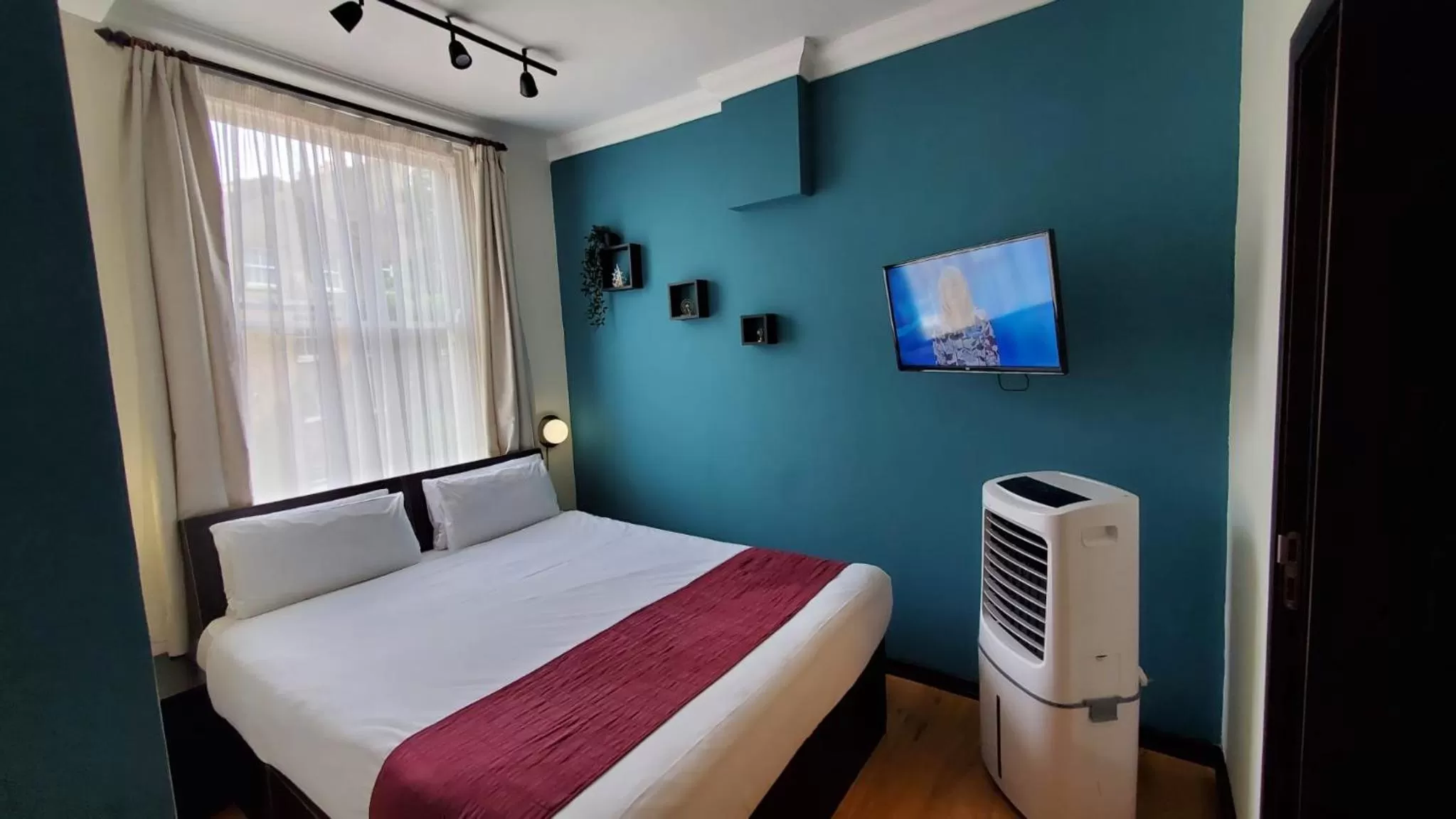 Bed in The Royale Chulan Hyde Park Hotel