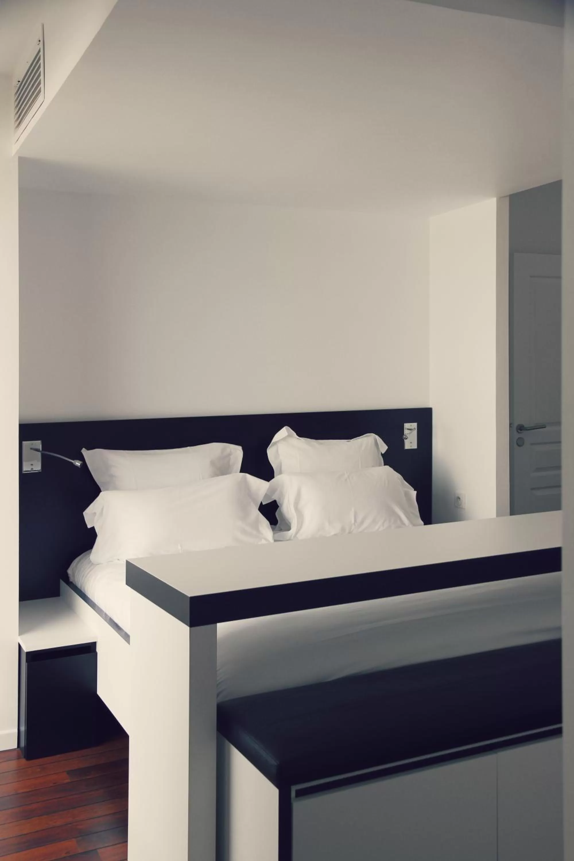 Bed in Le Grand Hotel de la Plage