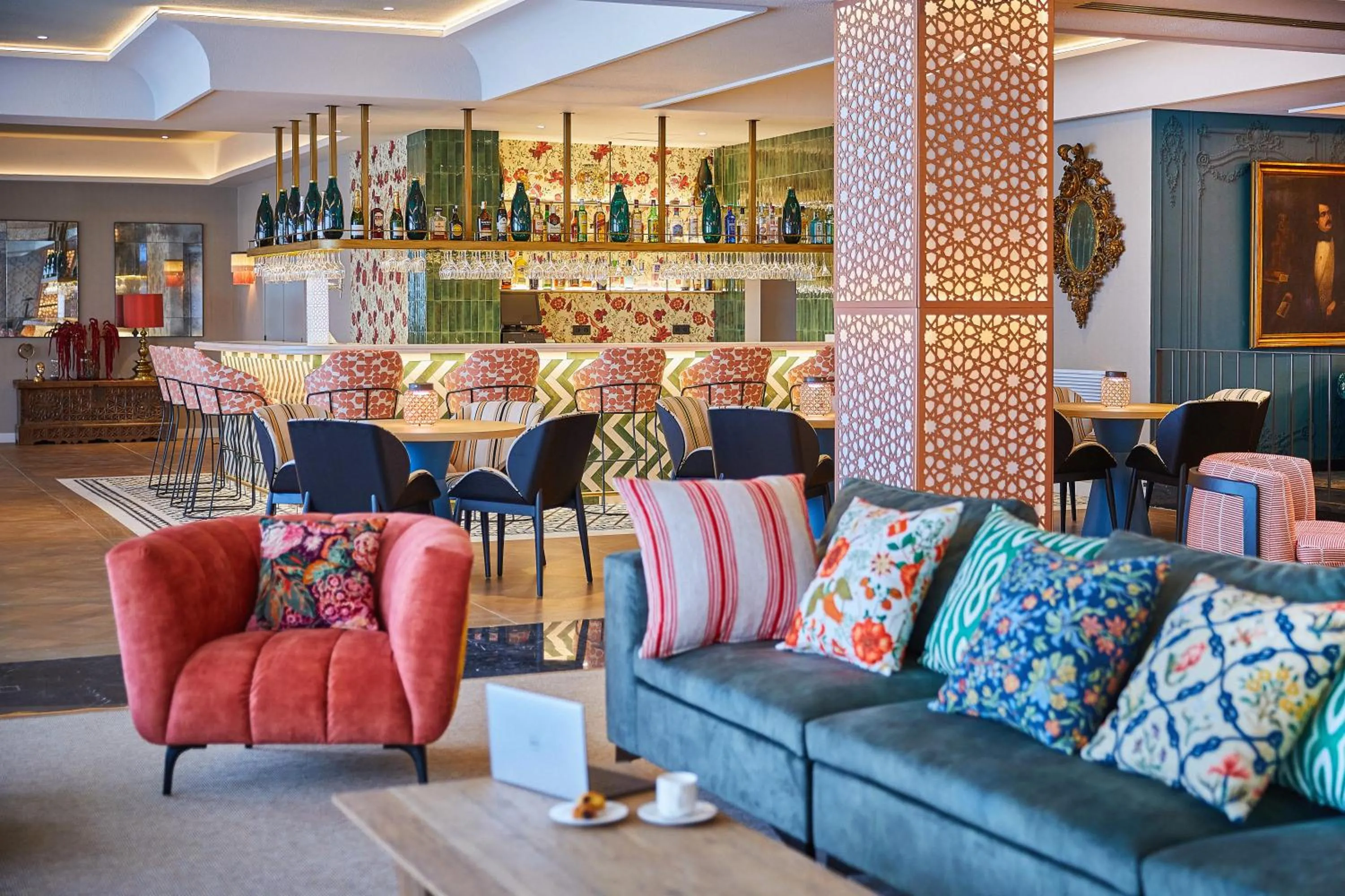 Lounge or bar in Hesperia Sevilla