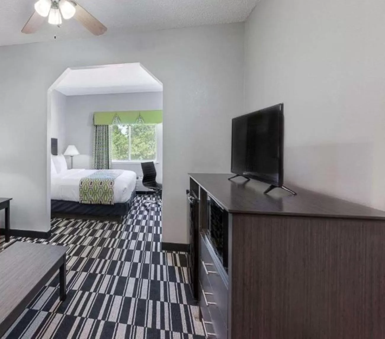 King Studio Suite - Non-Smoking in Holiday Inn Express & Suites Sulphur Springs by IHG