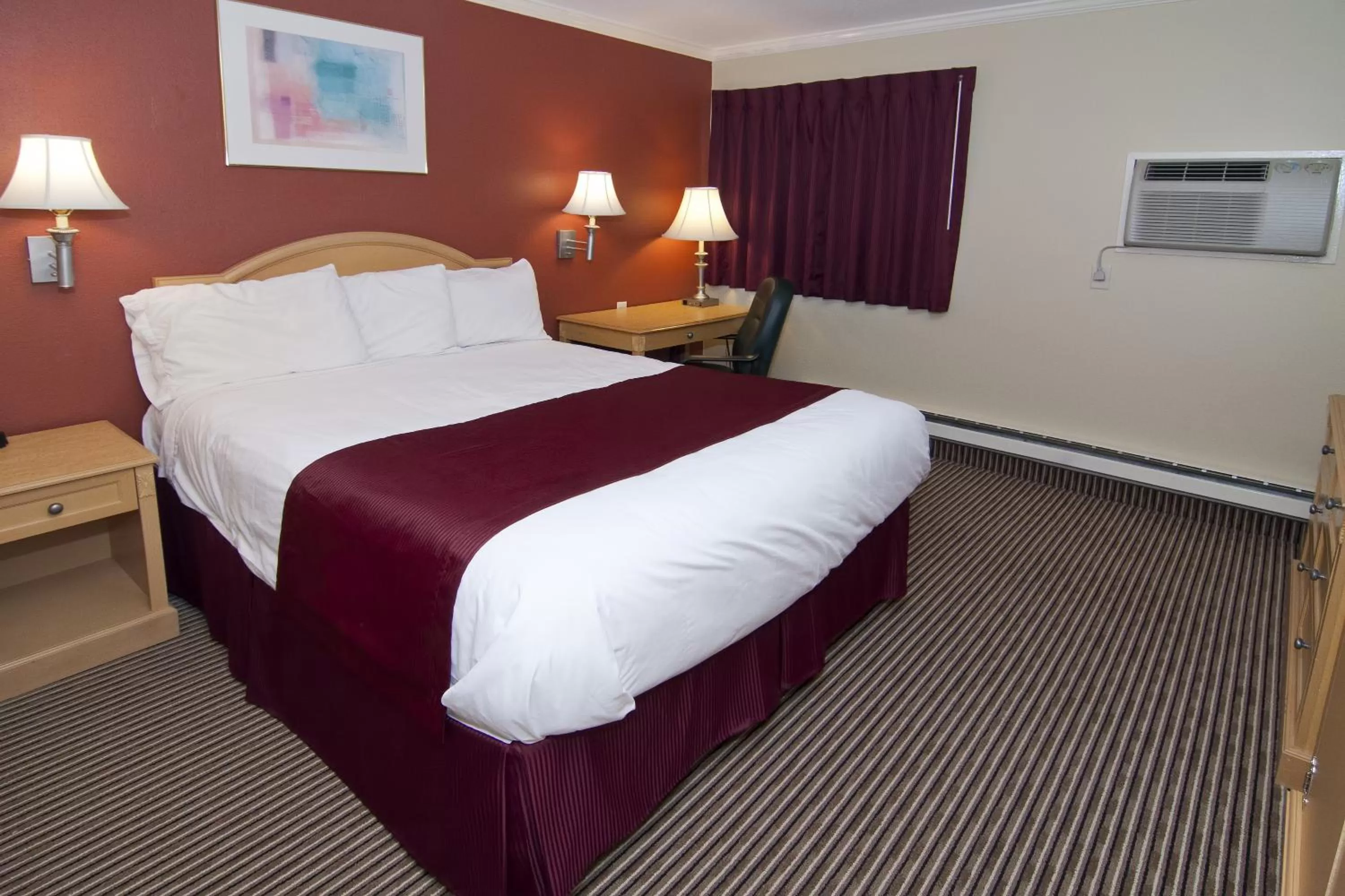 Bed in Valley Inn Shakopee