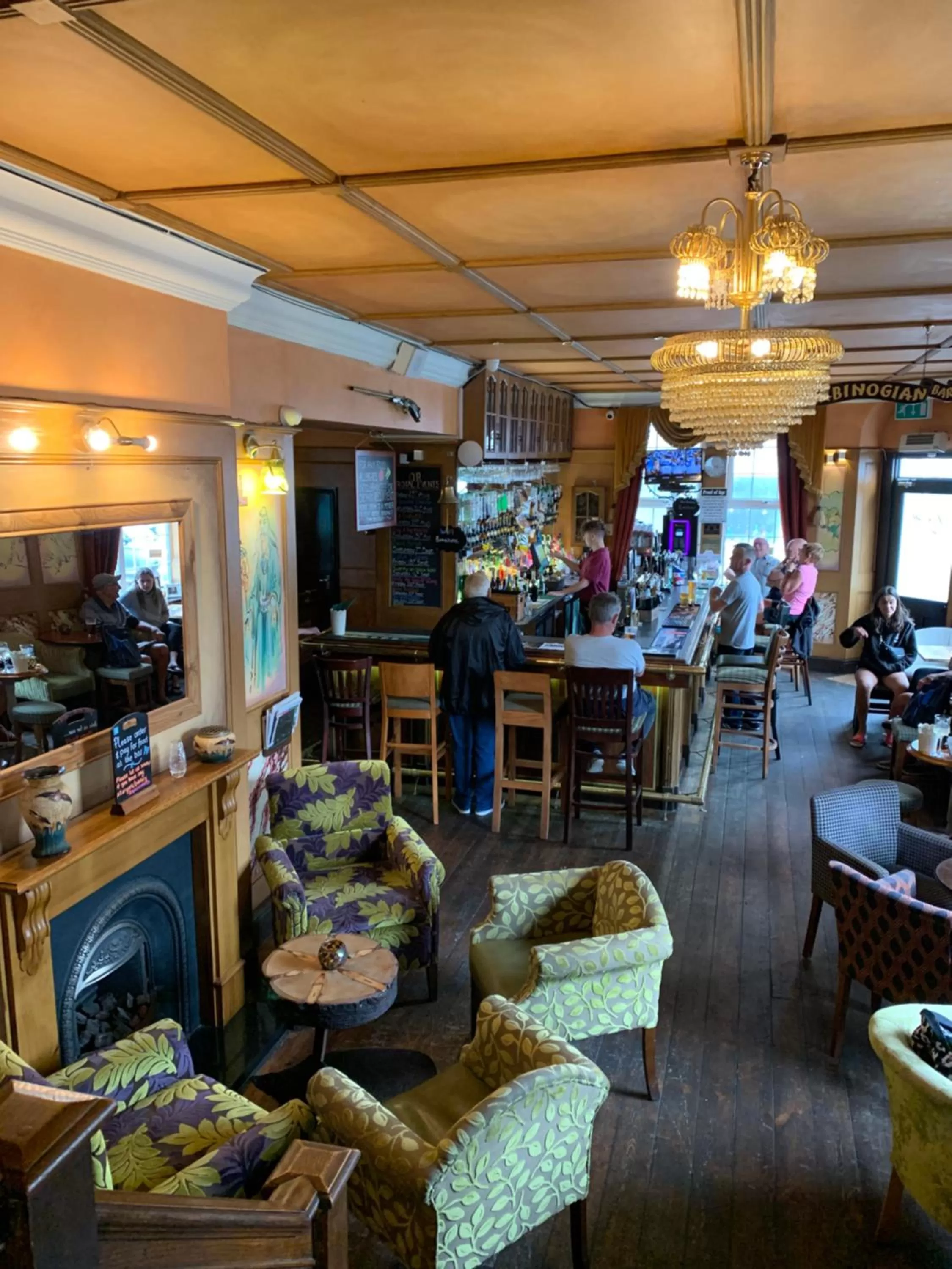 Restaurant/places to eat in The Royal