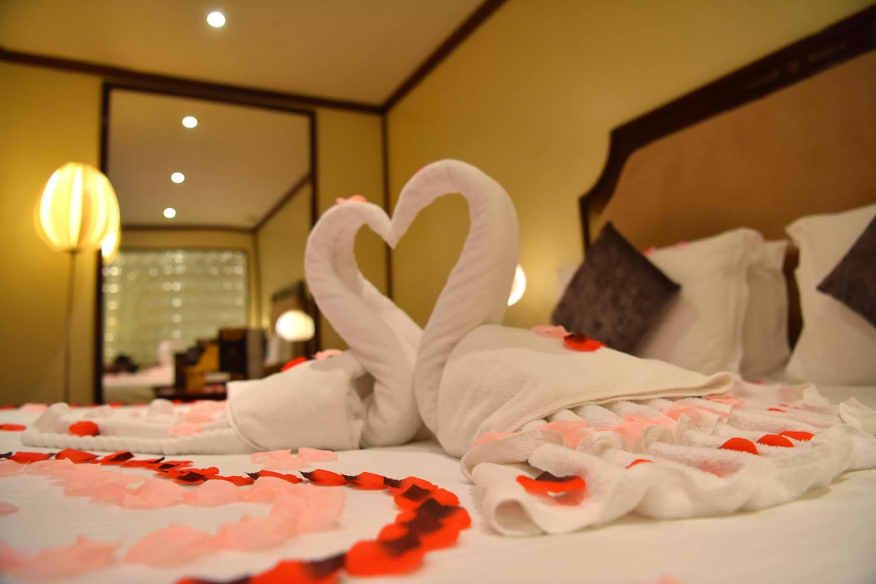 Bedroom, Bed in Inn & Go Kuwait Plaza