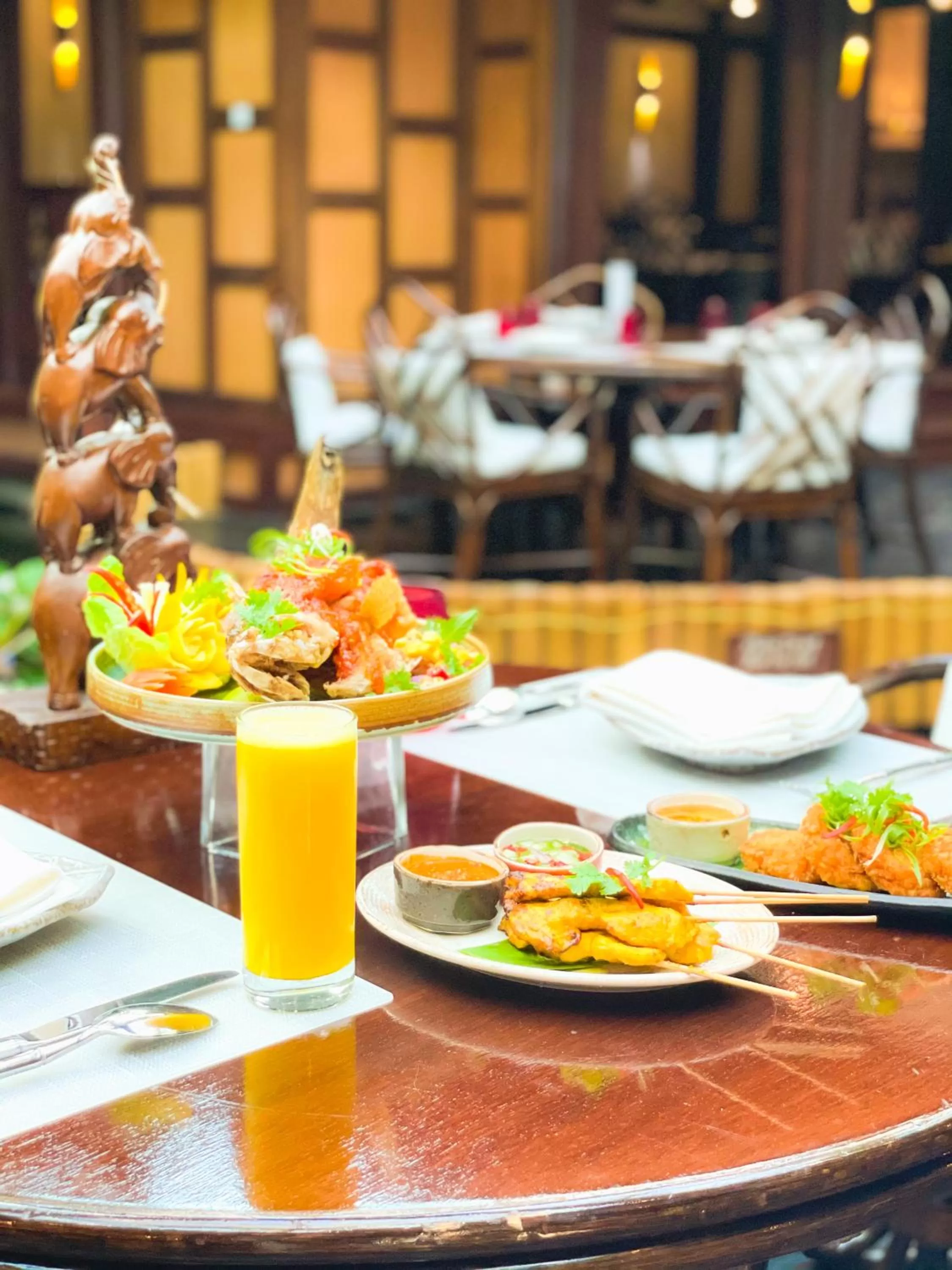 Restaurant/places to eat in Mövenpick Grand Al Bustan