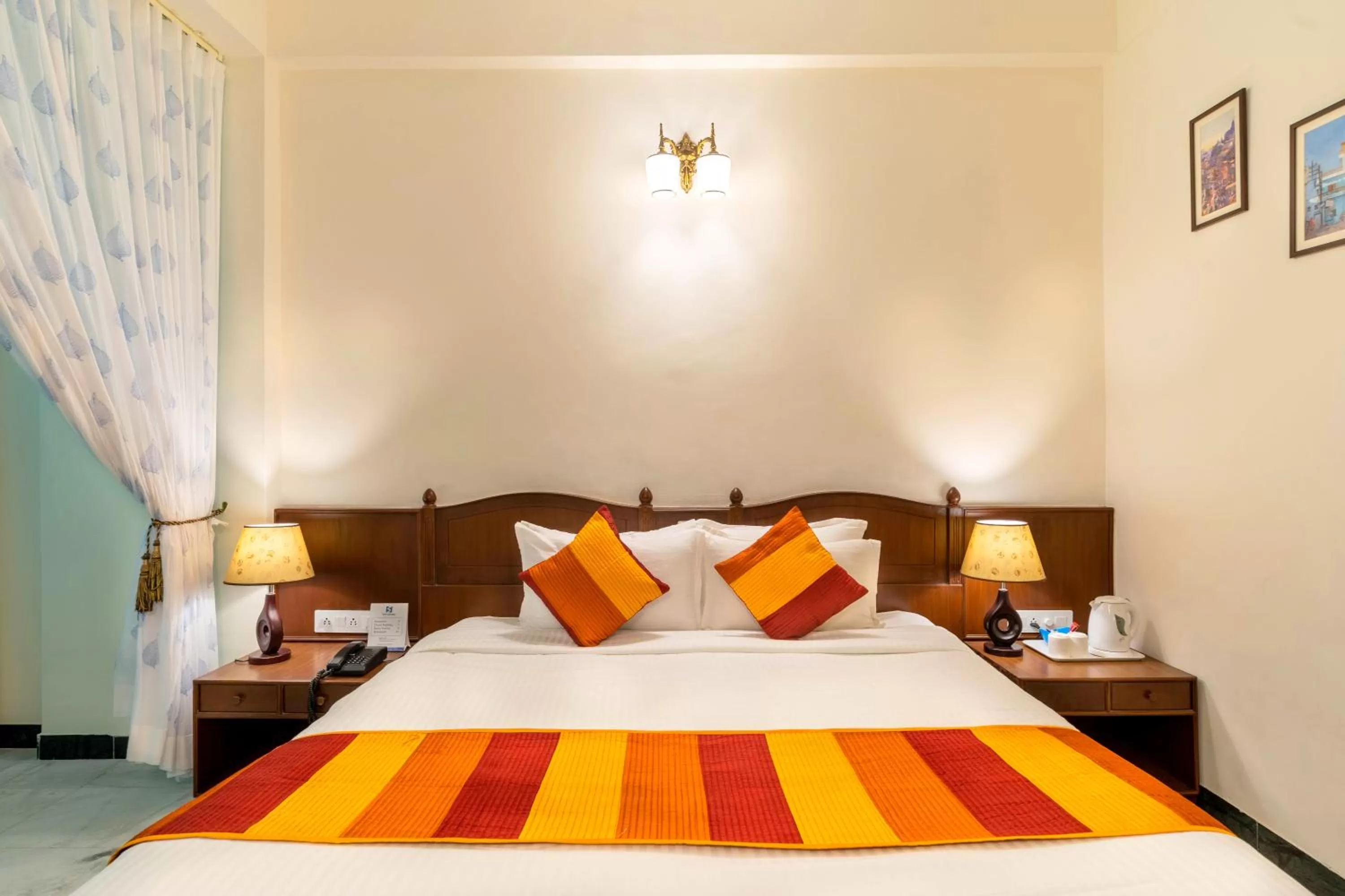 Bed in Sarovar - Lake Facing Boutique Hotel On Lake Pichola