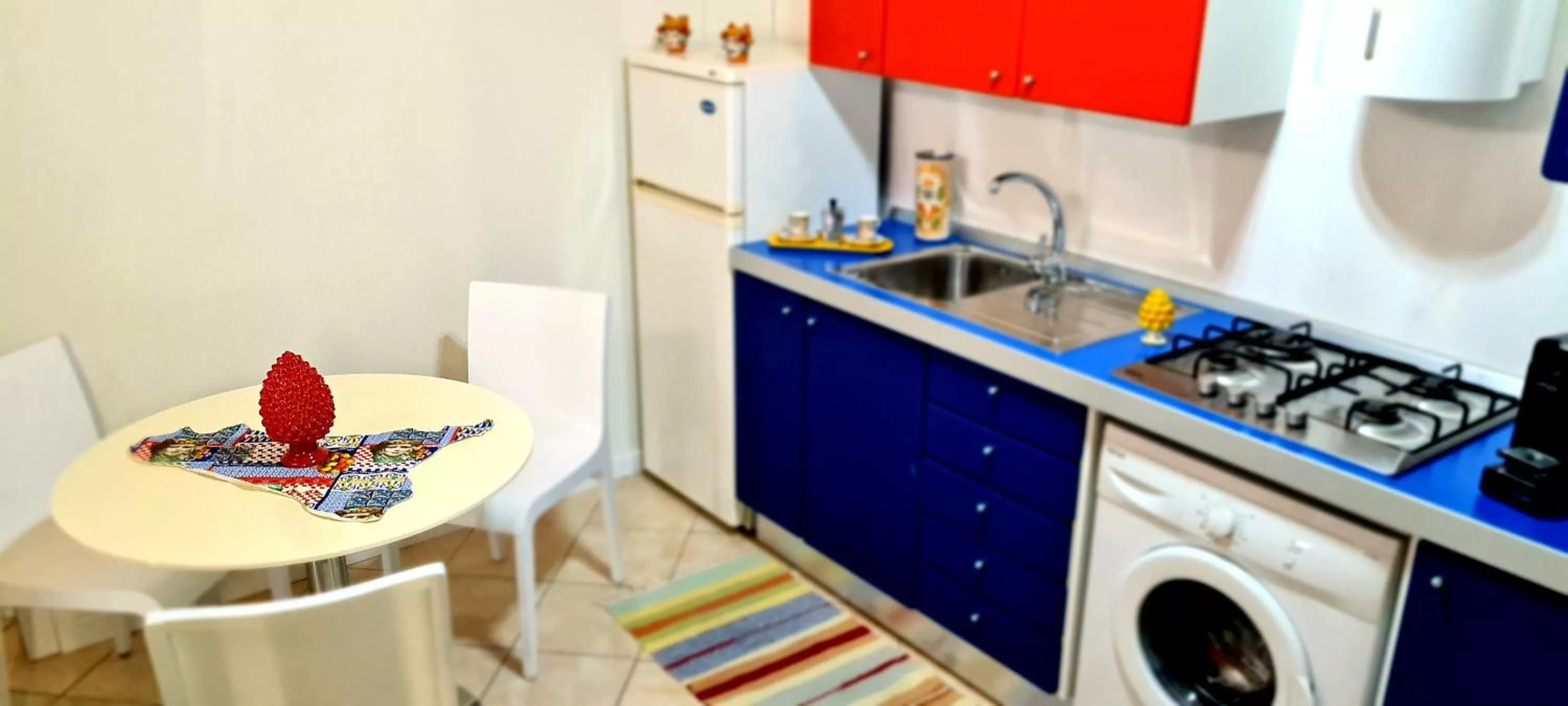 Kitchen or kitchenette in Vacanze Cassibile