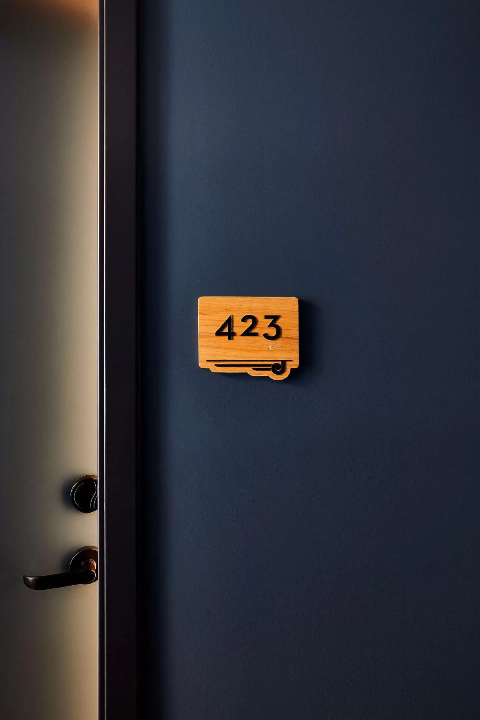 Photo of the whole room in El Capitan Hotel