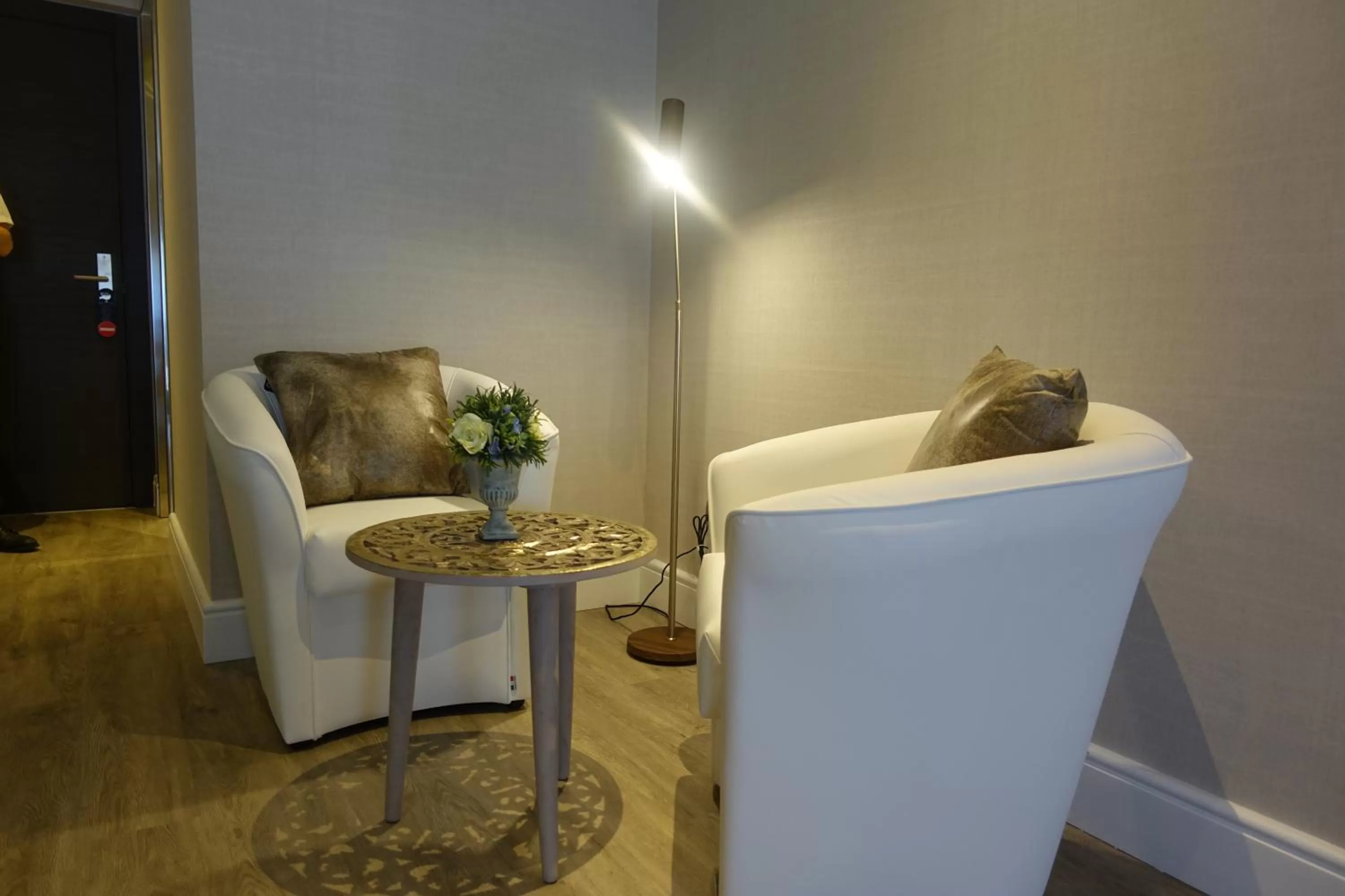 Photo of the whole room in Hotel Oasis