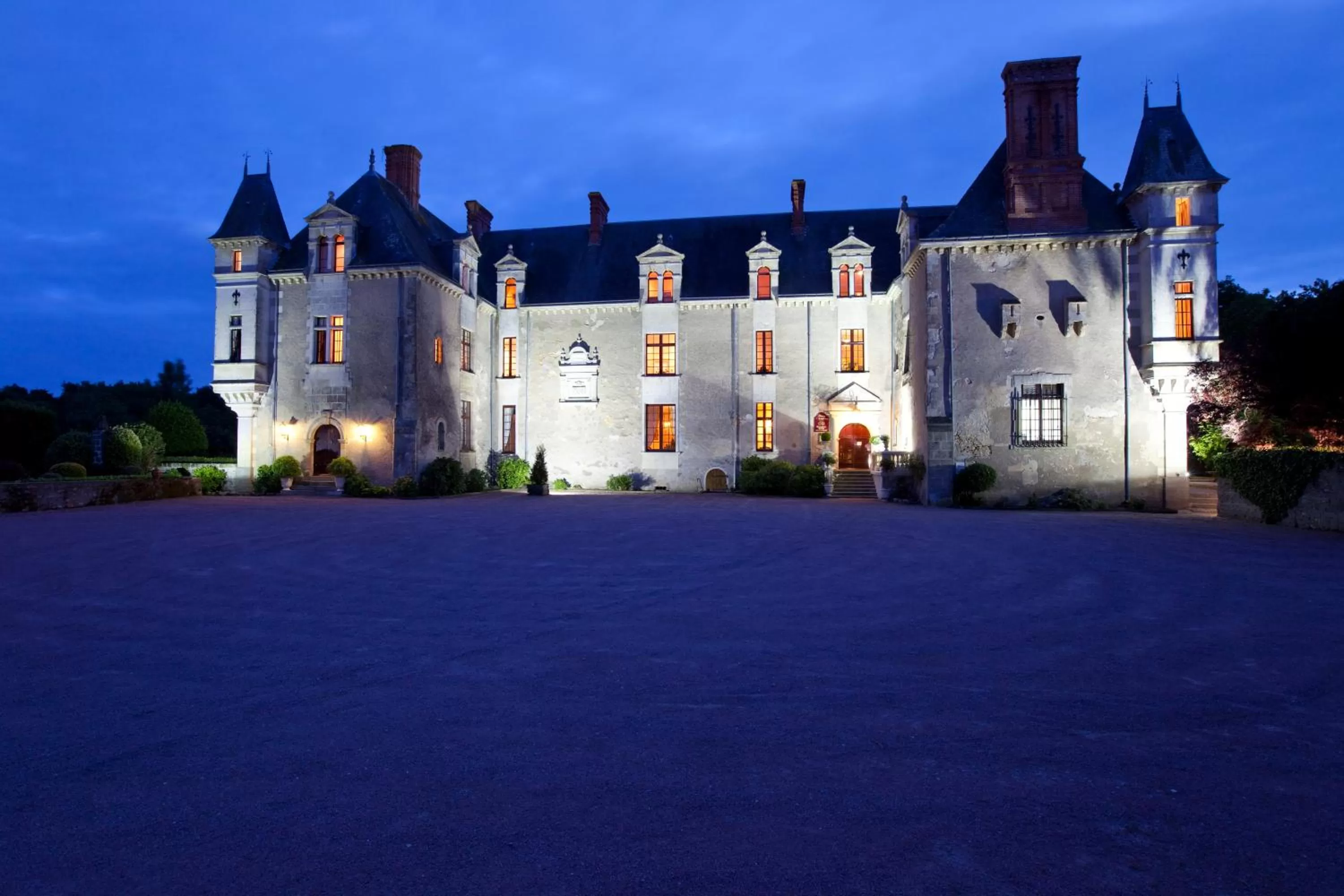 Facade/entrance in Château de la Verie