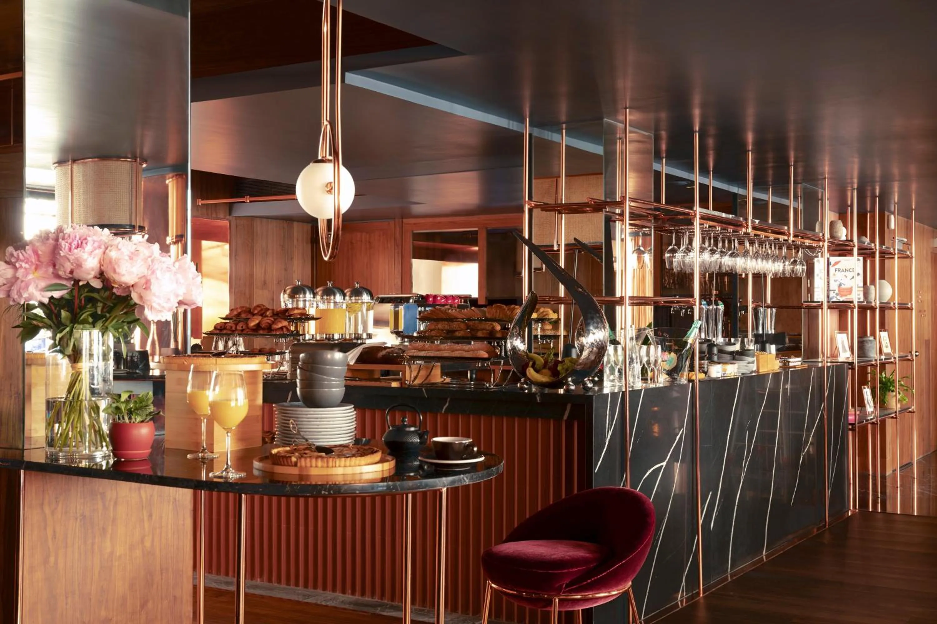 Lounge or bar in Villa Marquis a Member of Melia Collection Tour Eiffel