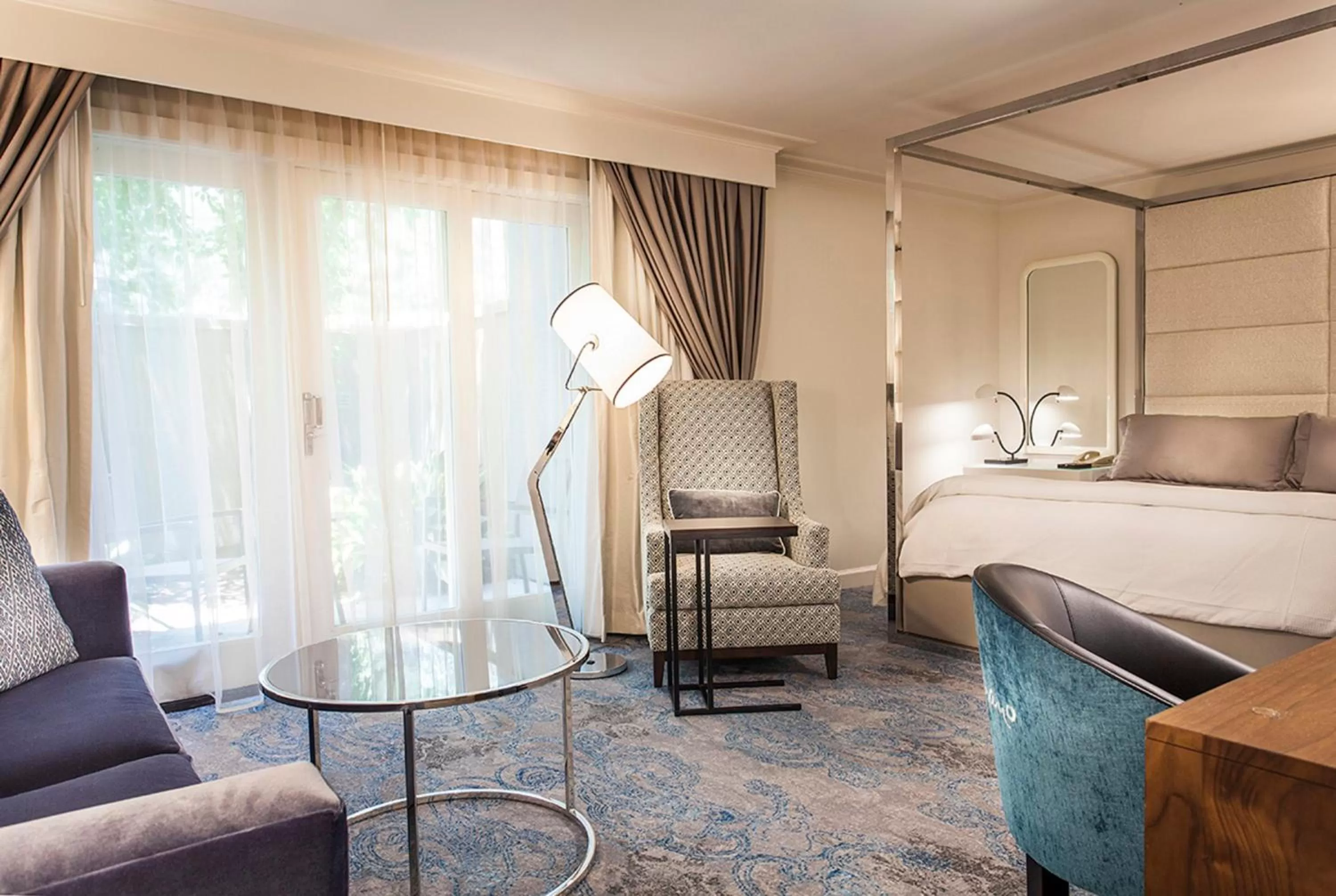 Bedroom, Bed in Hotel Amarano Burbank-Hollywood