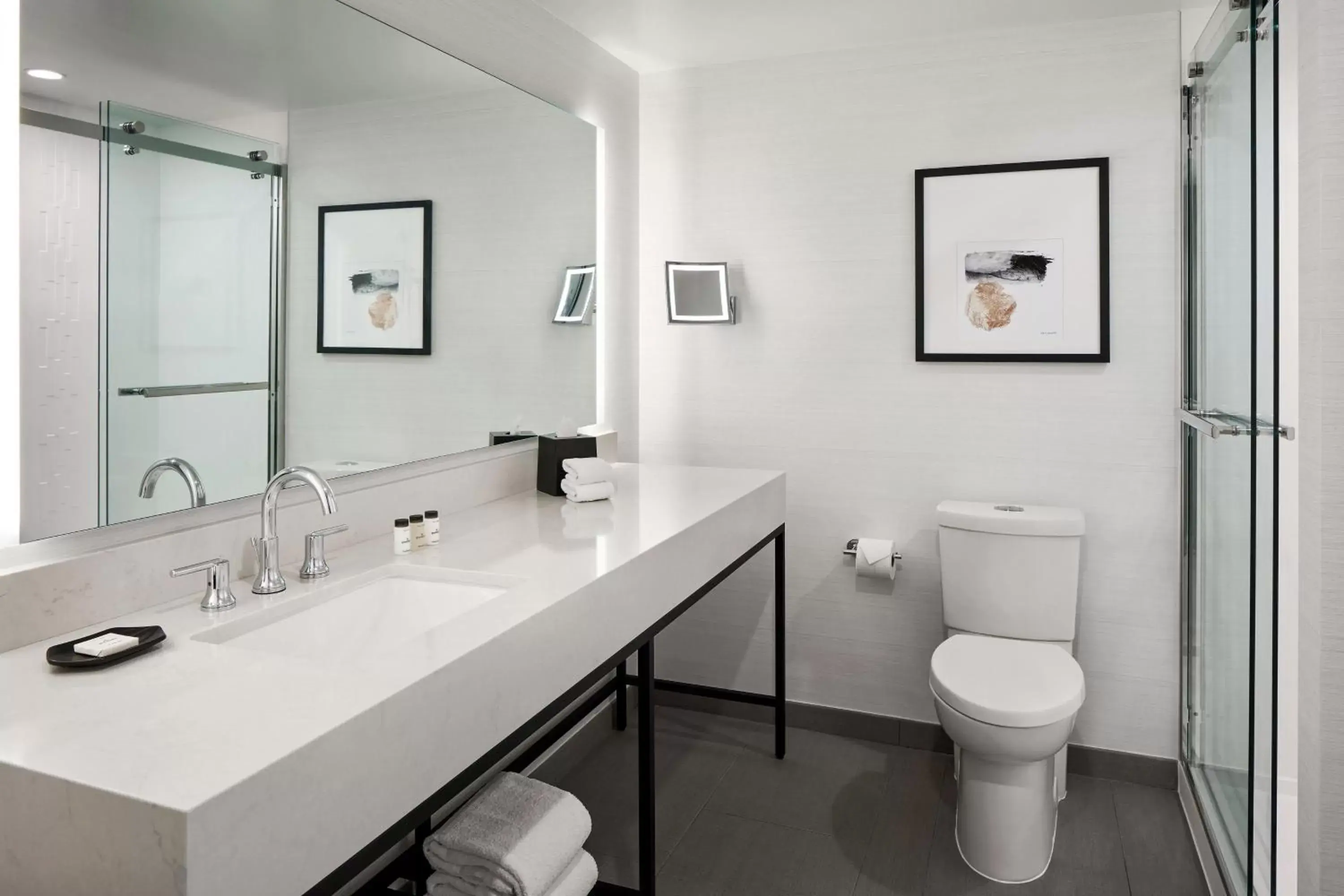 Double Room with Two Double Beds - Hearing Accessible in Sheraton Reston Double Room with Two Double Beds - Hearing Accessible in Sheraton Reston