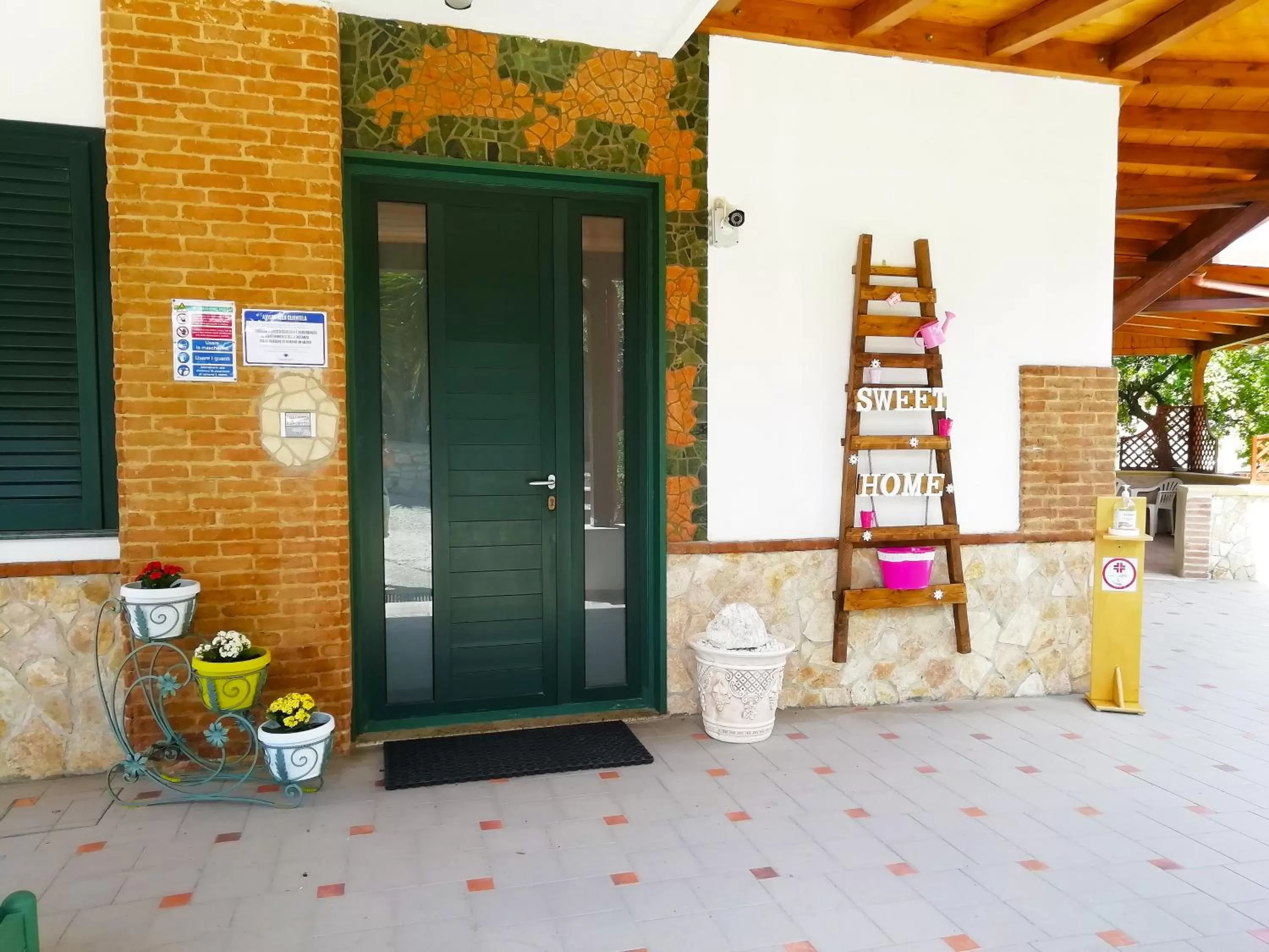 Facade/entrance in B&B Maison Villa Vittorio