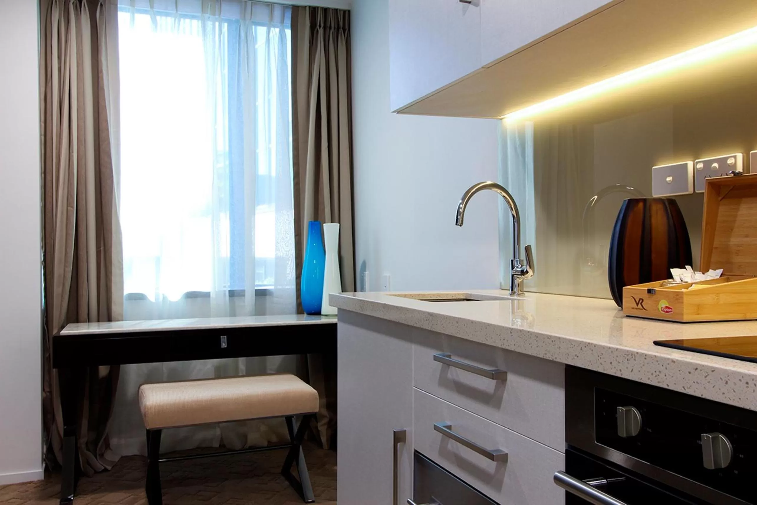 Kitchen or kitchenette in VR Queen Street Hotel & Suites