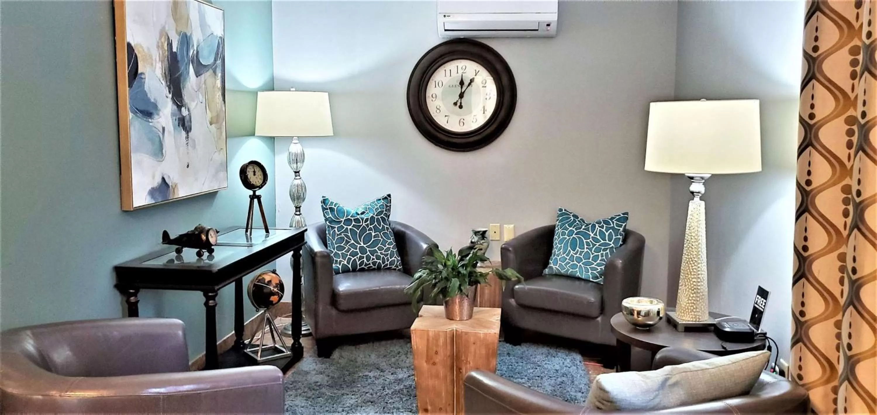 Lobby or reception in Sonesta Simply Suites Parsippany Morris Plains