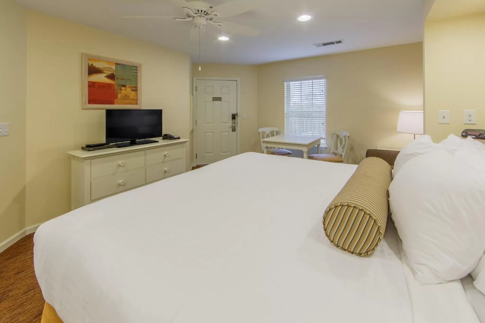 Two-Bedroom Villa Grand with Two King Beds in Holiday Inn Club Vacations Fox River Resort at Sheridan