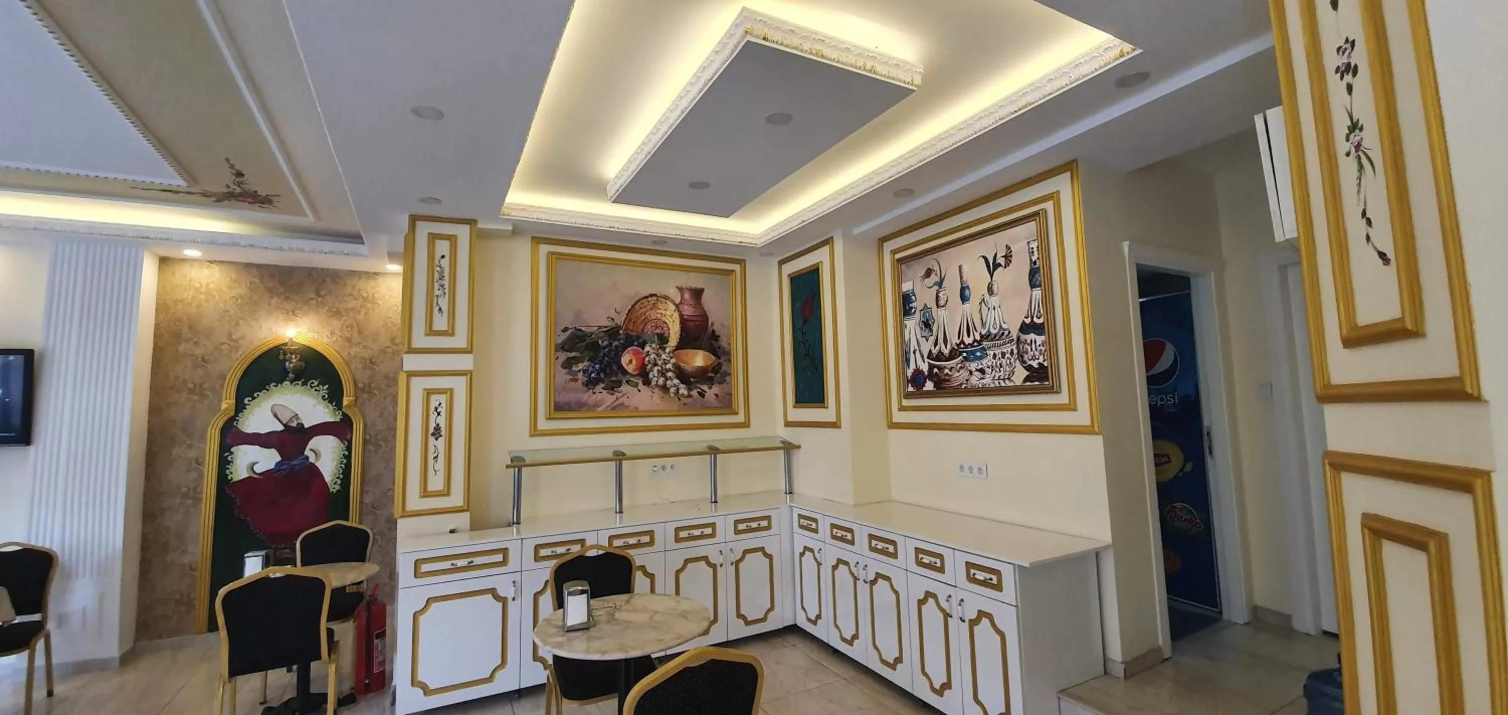 Restaurant/places to eat in Şehir Hotel Old City