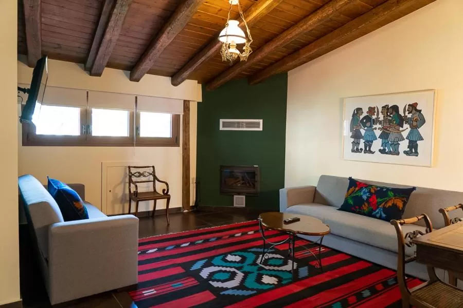 Ellinon Thea Arachova